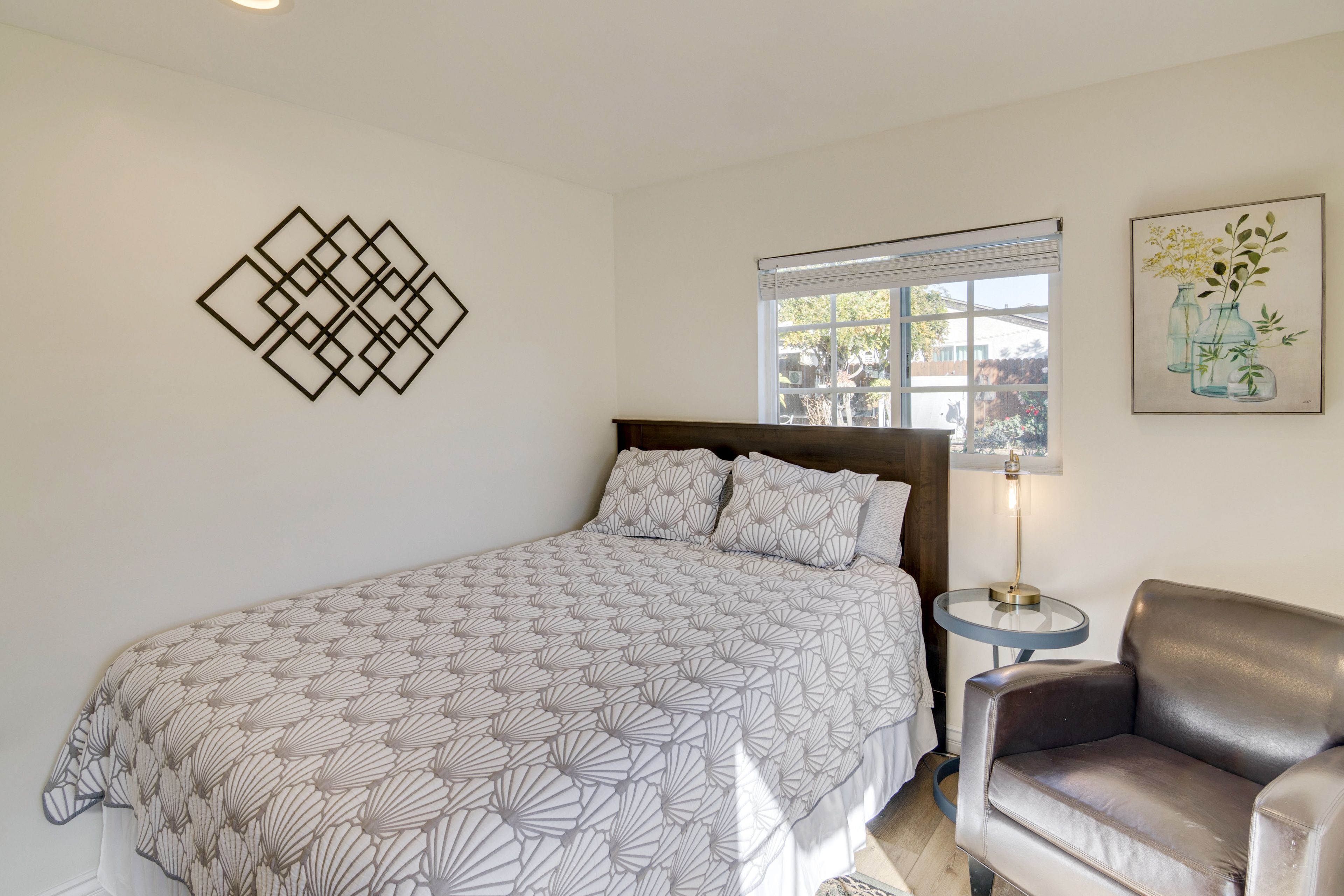 Studio | Sleeping Area | Queen Bed | Linens Provided | Central A/C & Heat