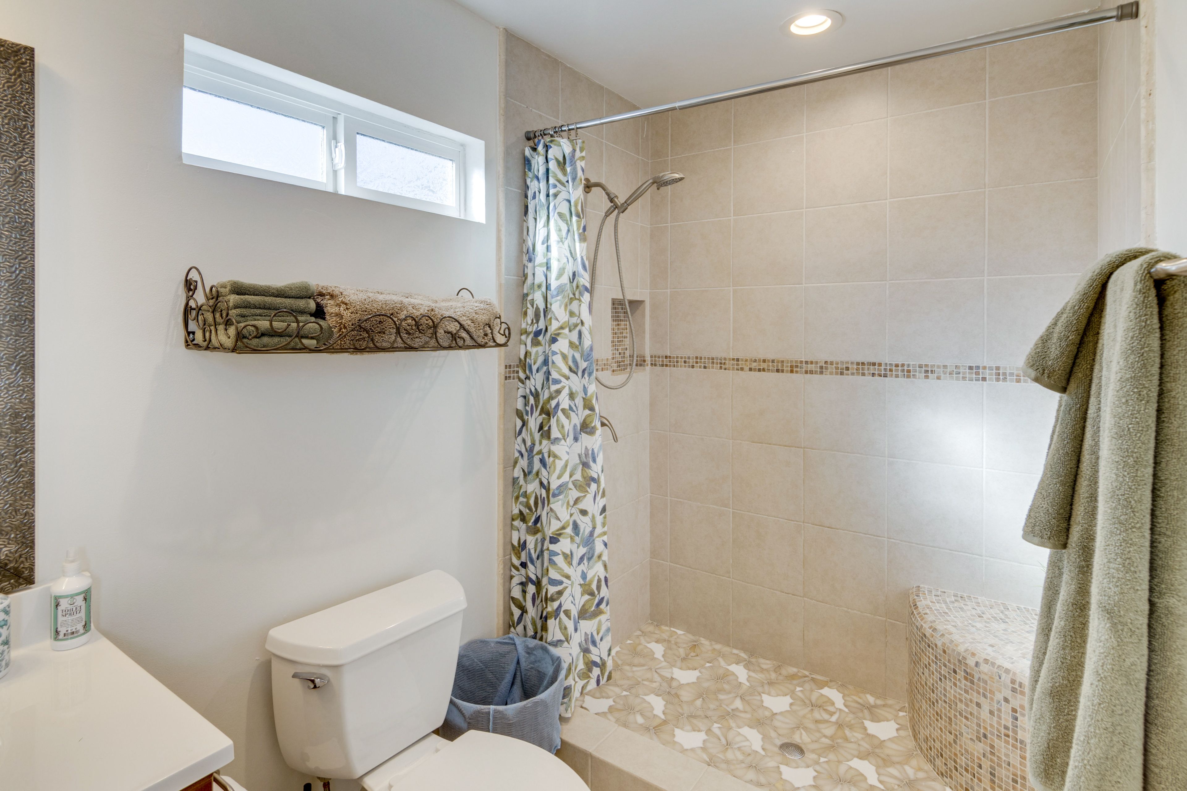 Studio | Full Bathroom | Towels Provided | Complimentary Toiletries