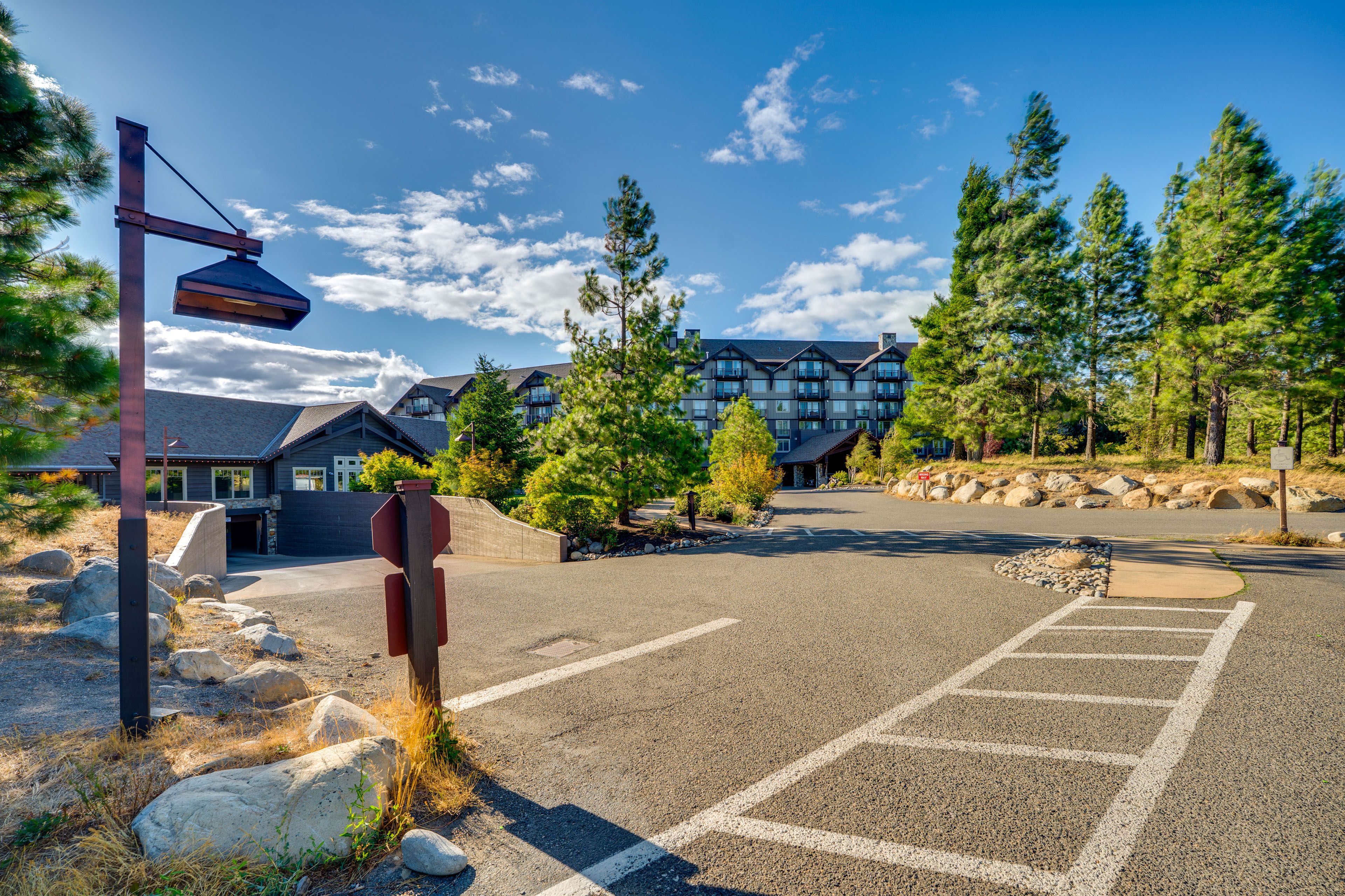 Parking | Community Lot (1 Vehicle)