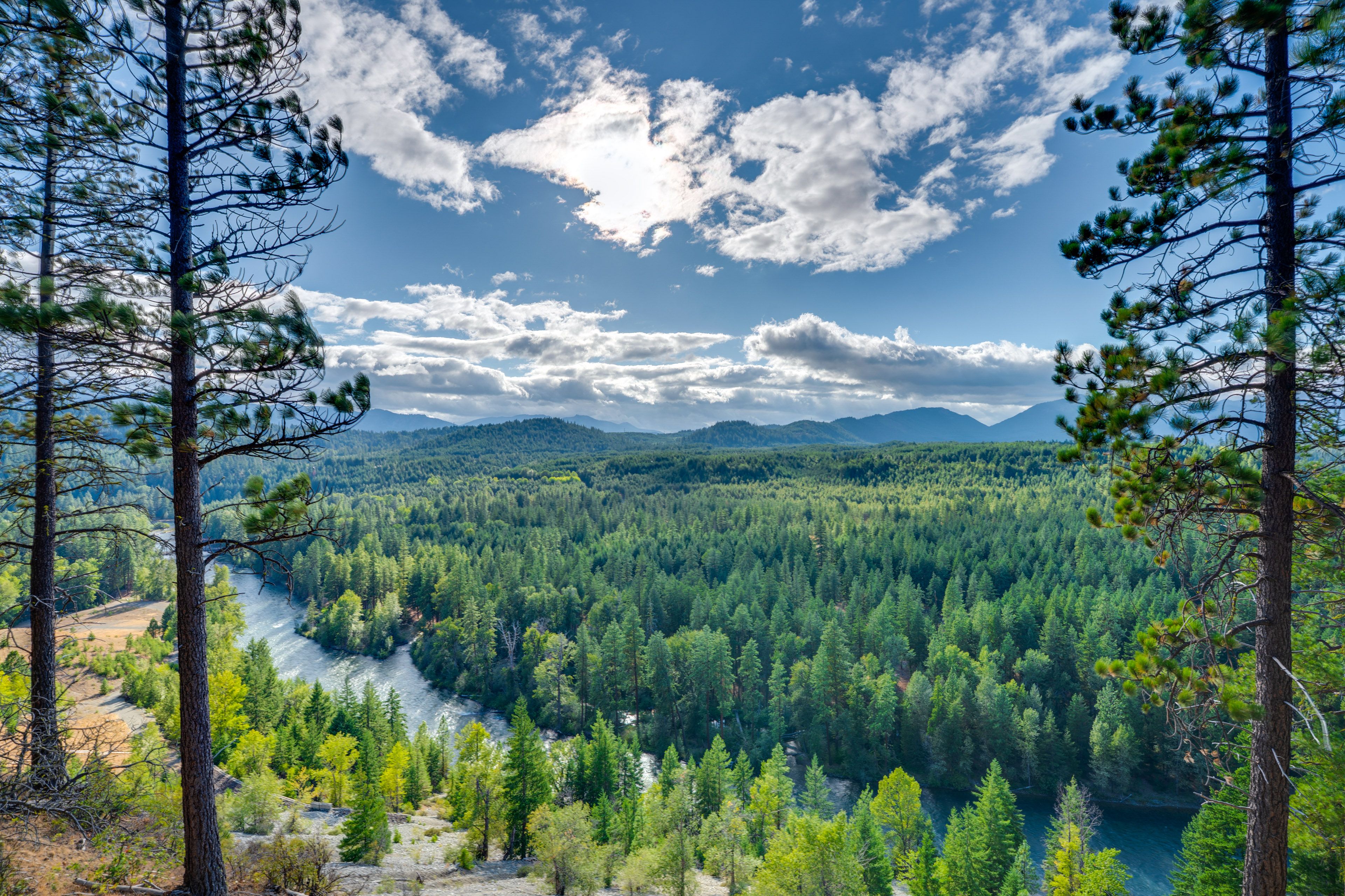 Cascade Mountain & Cle Elum River Views