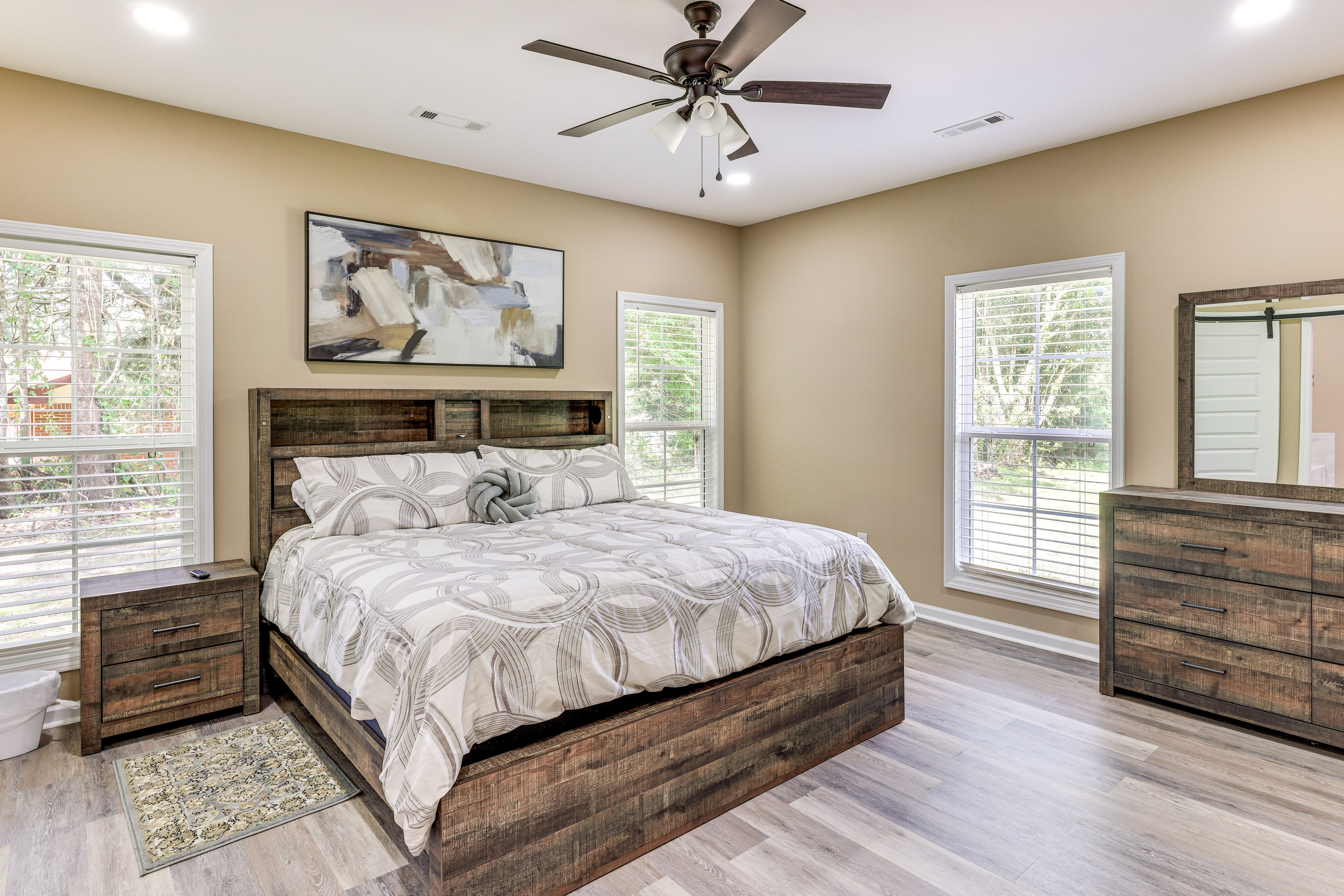 Bedroom 1 | King Bed | Linens Provided | En-Suite Bathroom