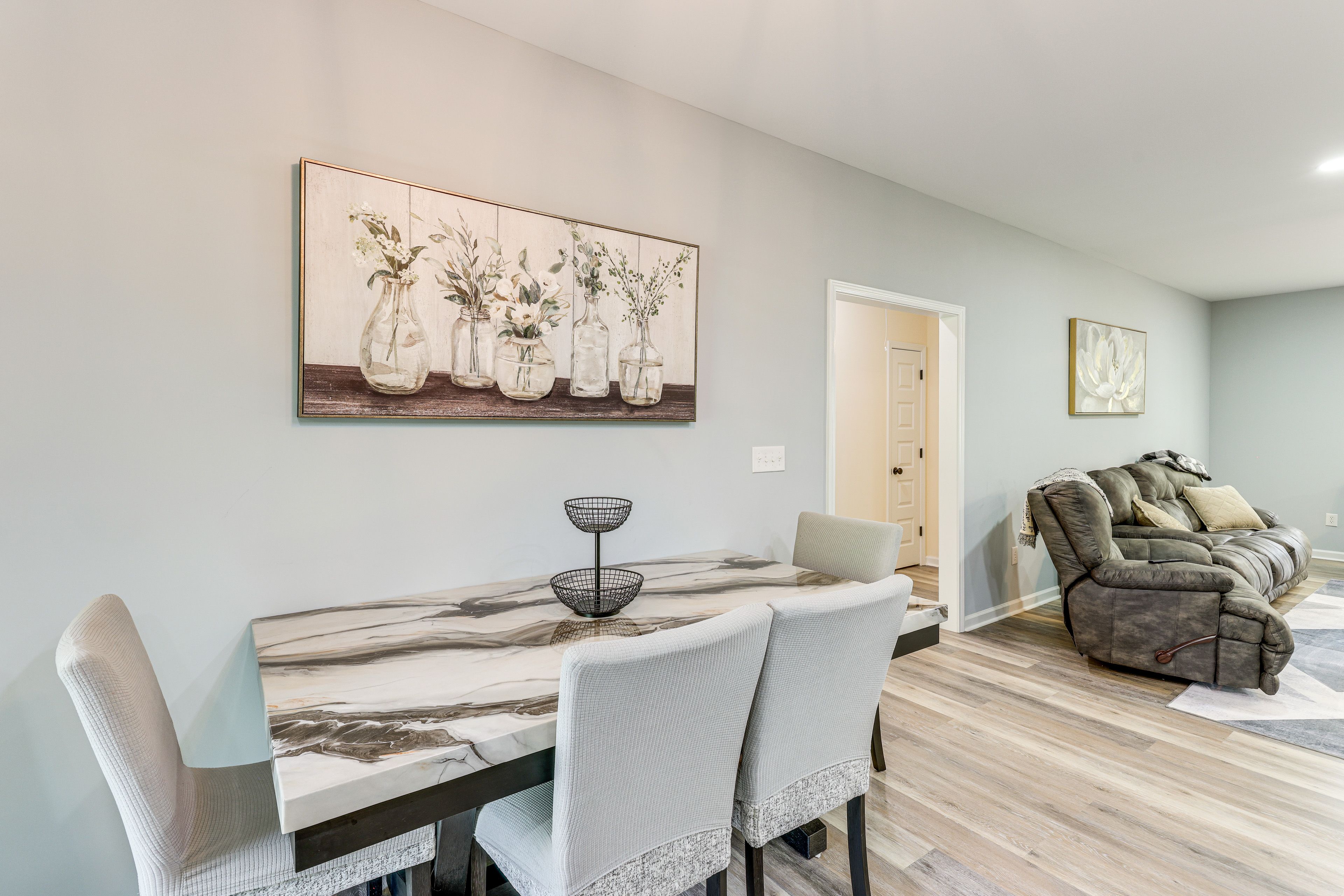 Dining Area | Dishware/Flatware