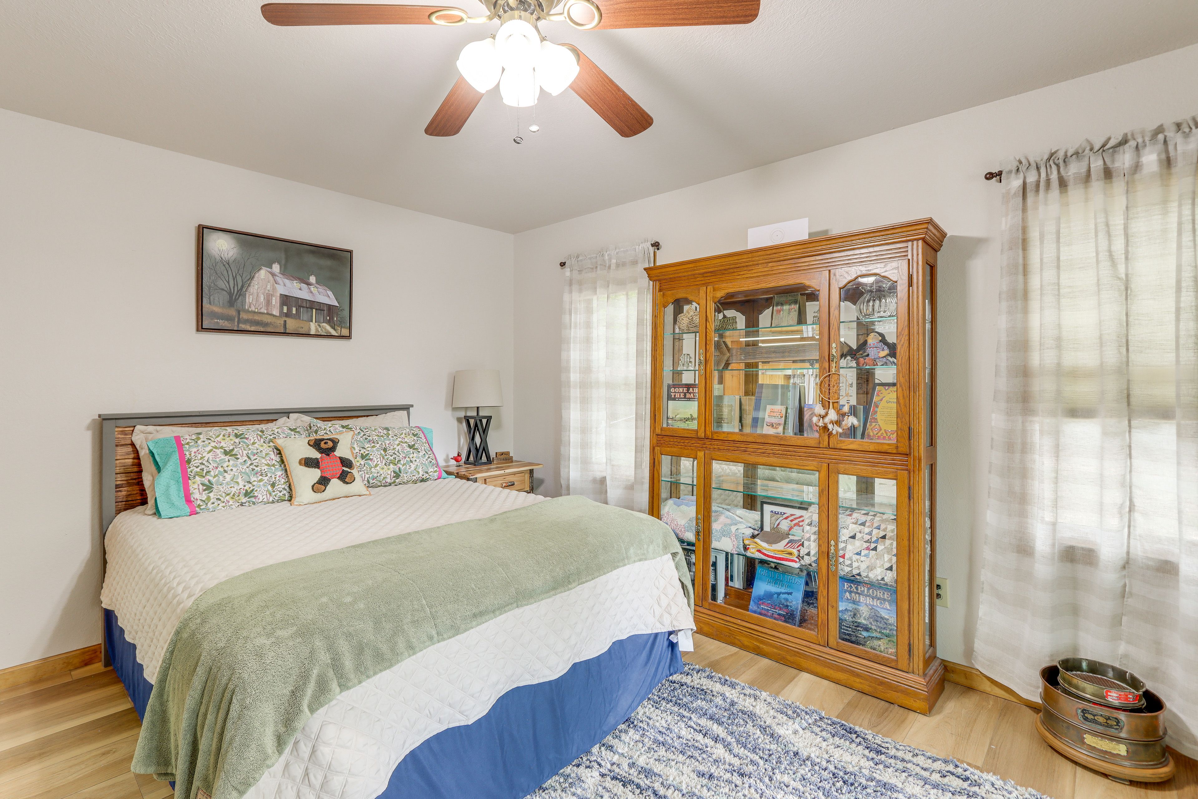 Bedroom 2 | 1st Floor | Queen Bed