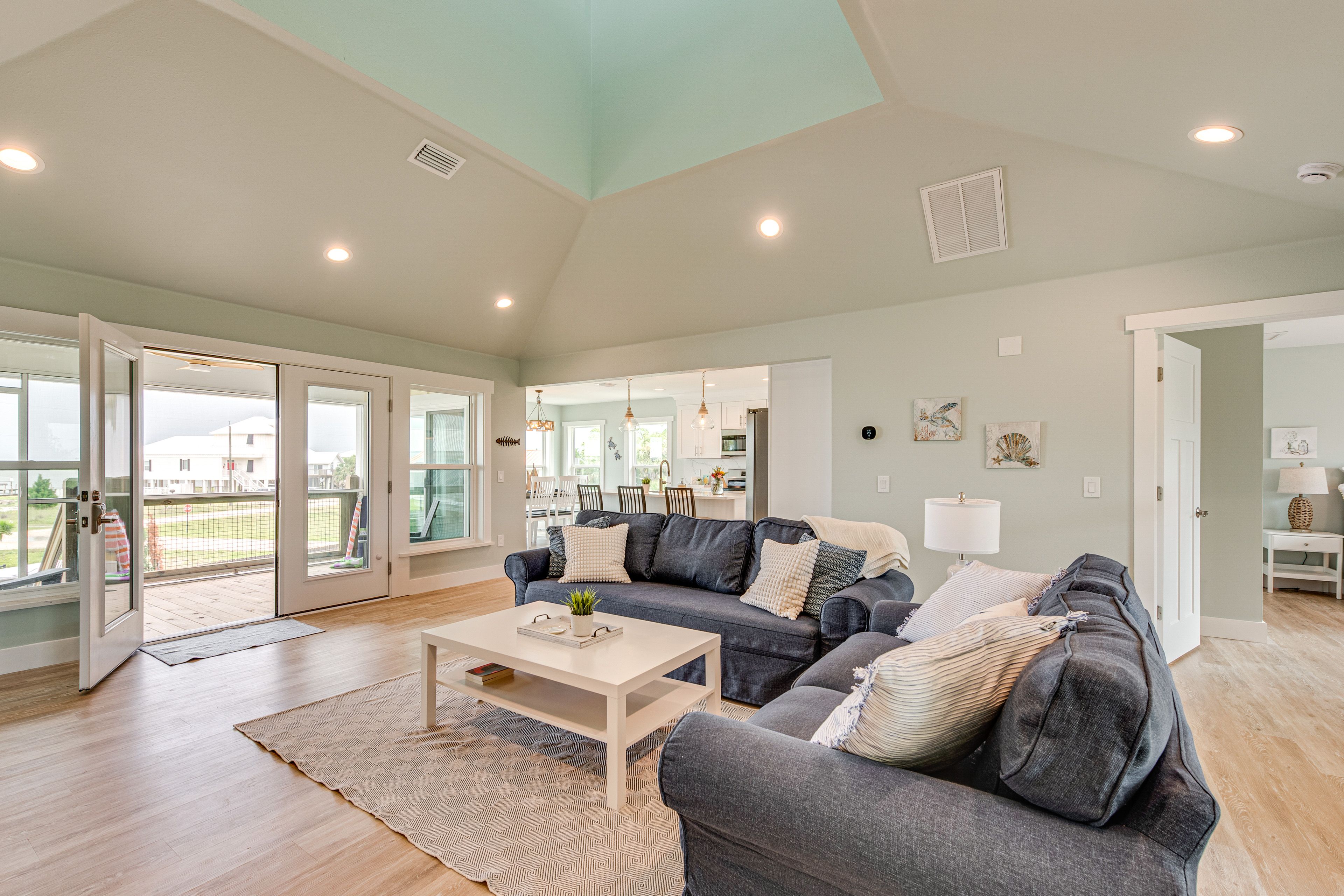 Living Room | Central A/C & Heat | Free WiFi