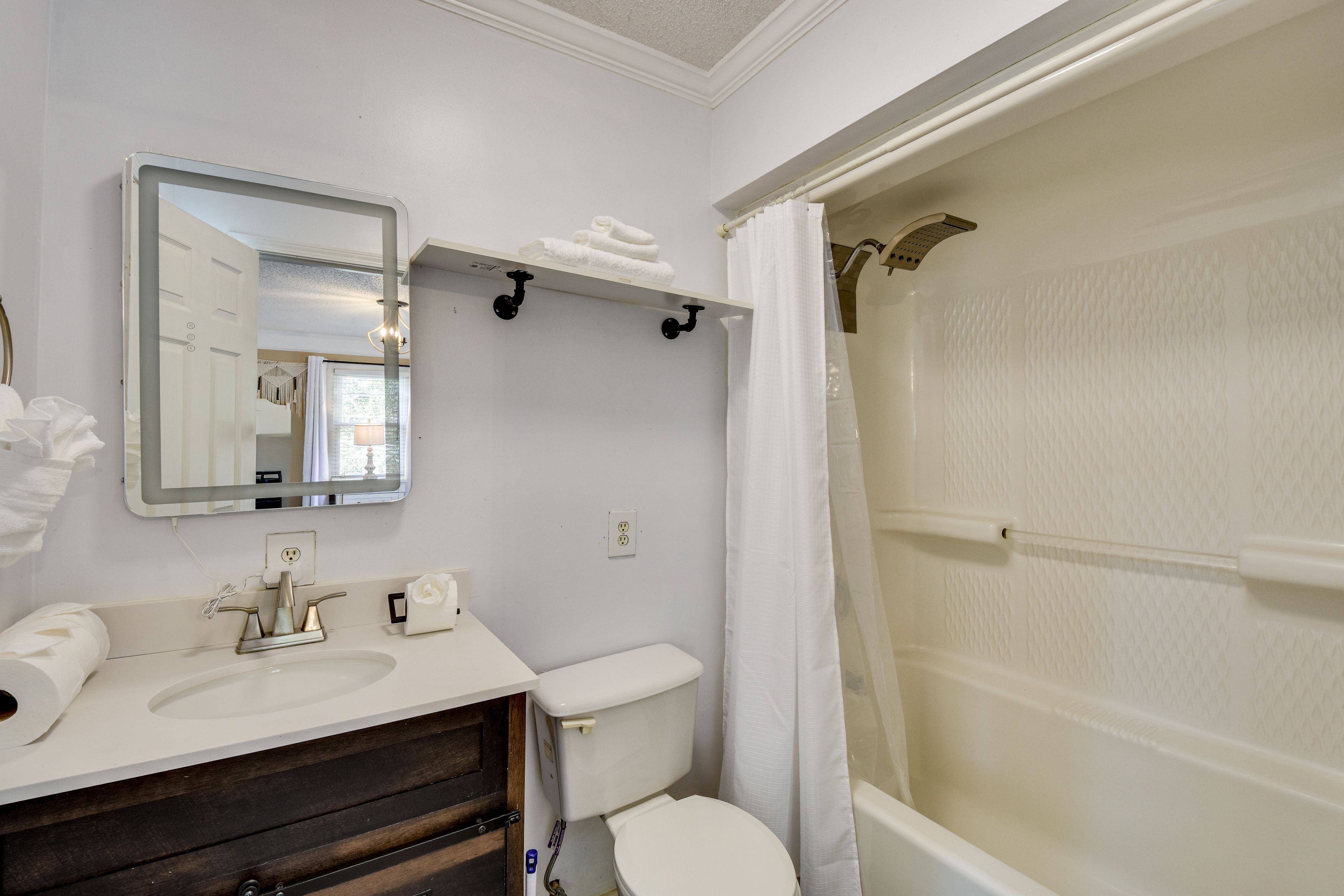 Full Bathroom | 2nd Floor