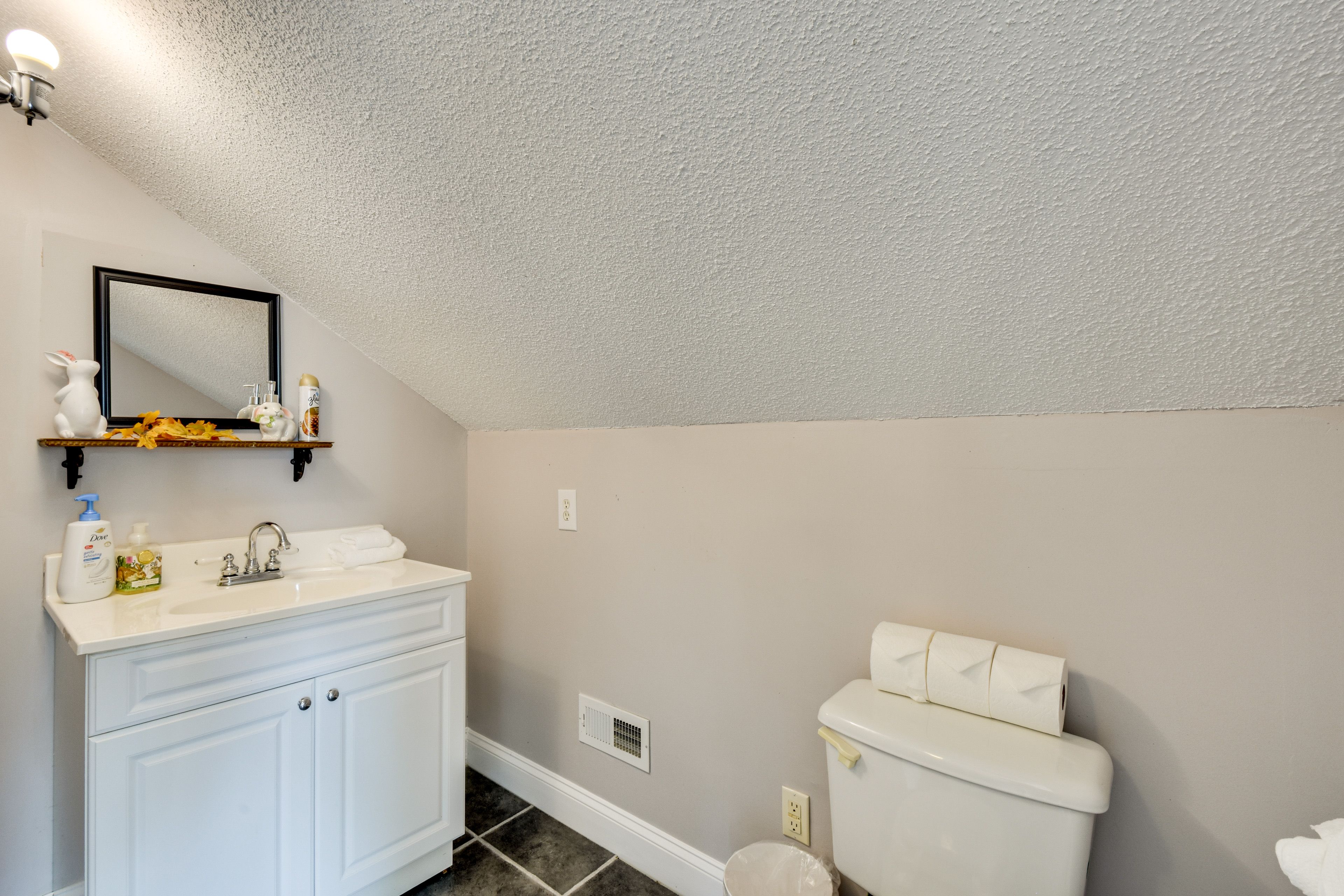 Full Bathroom | Loft