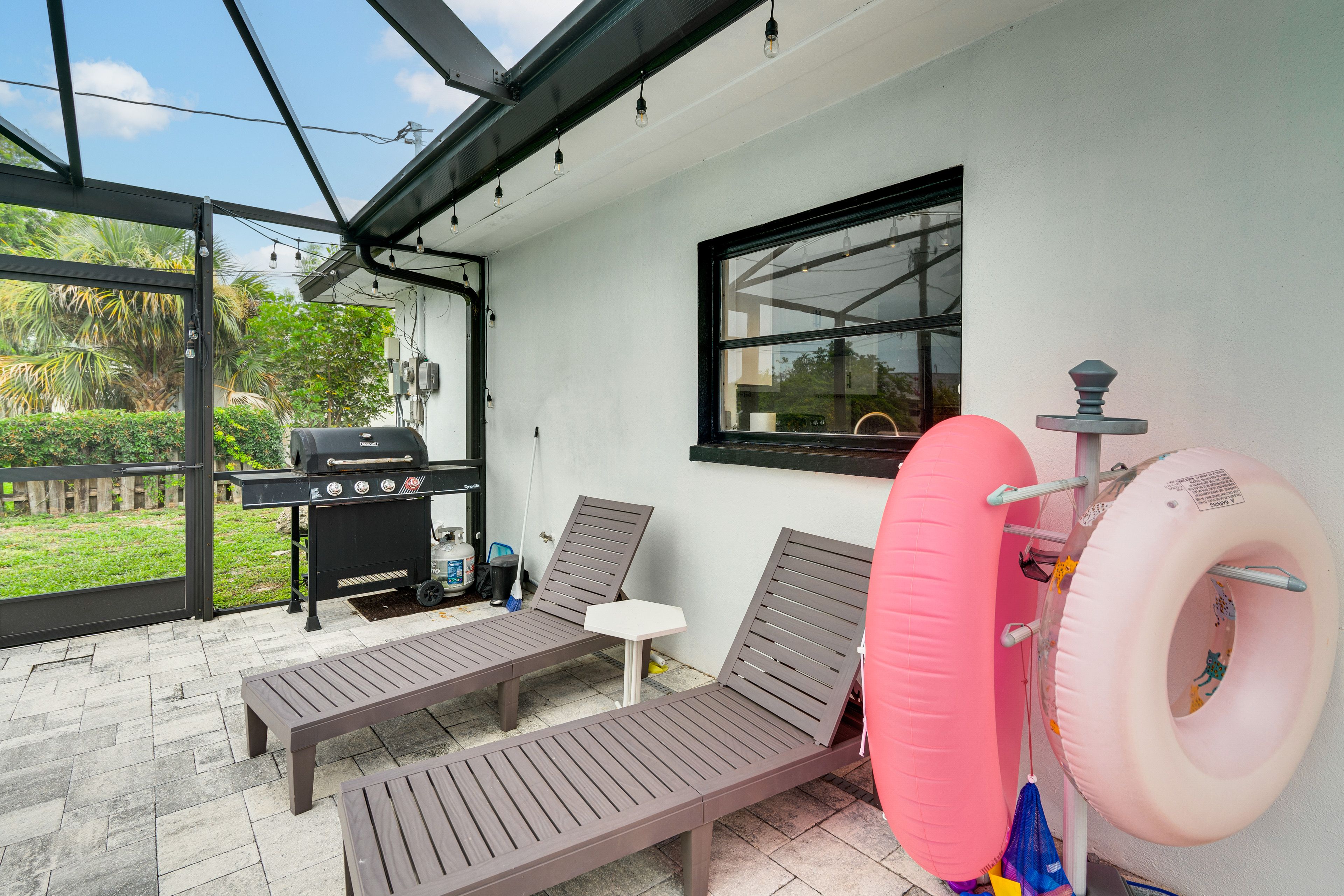 Patio | Outdoor Seating | Gas Grill
