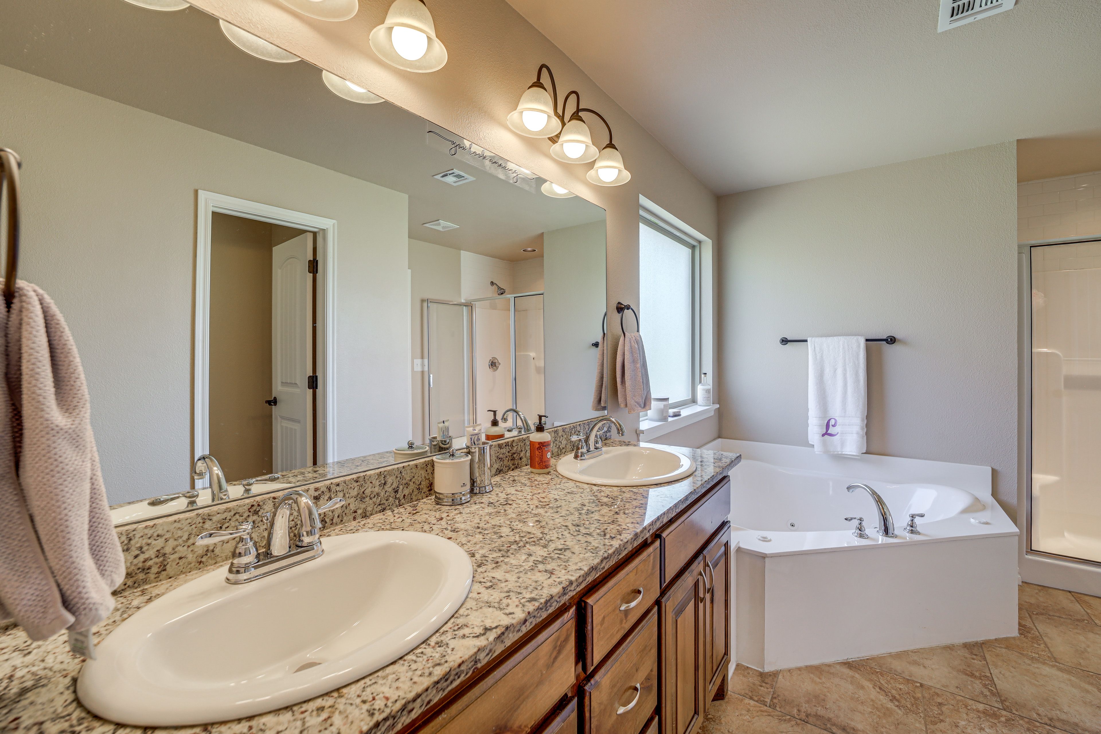 En-Suite Bathroom | 1st Floor