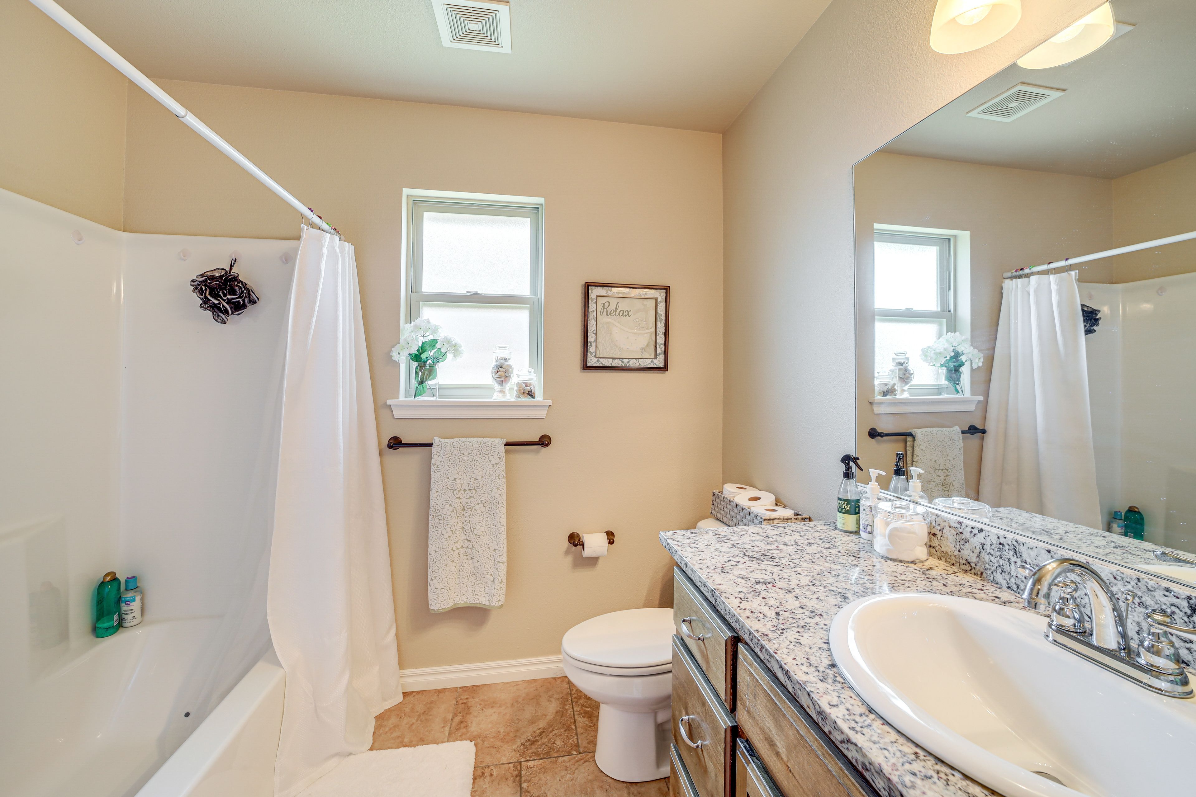 Full Bathroom | 1st Floor