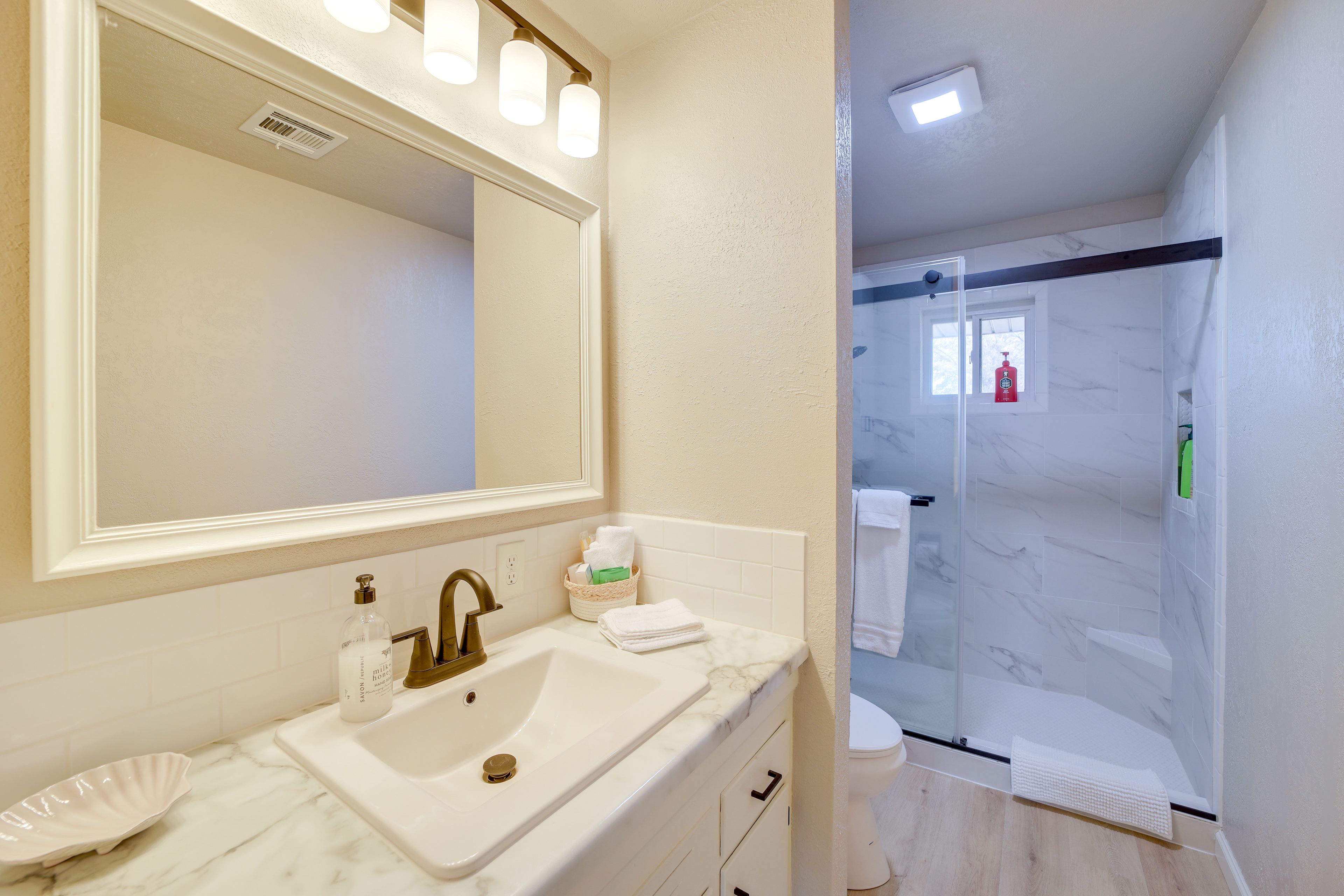 Bathroom | Towels Provided