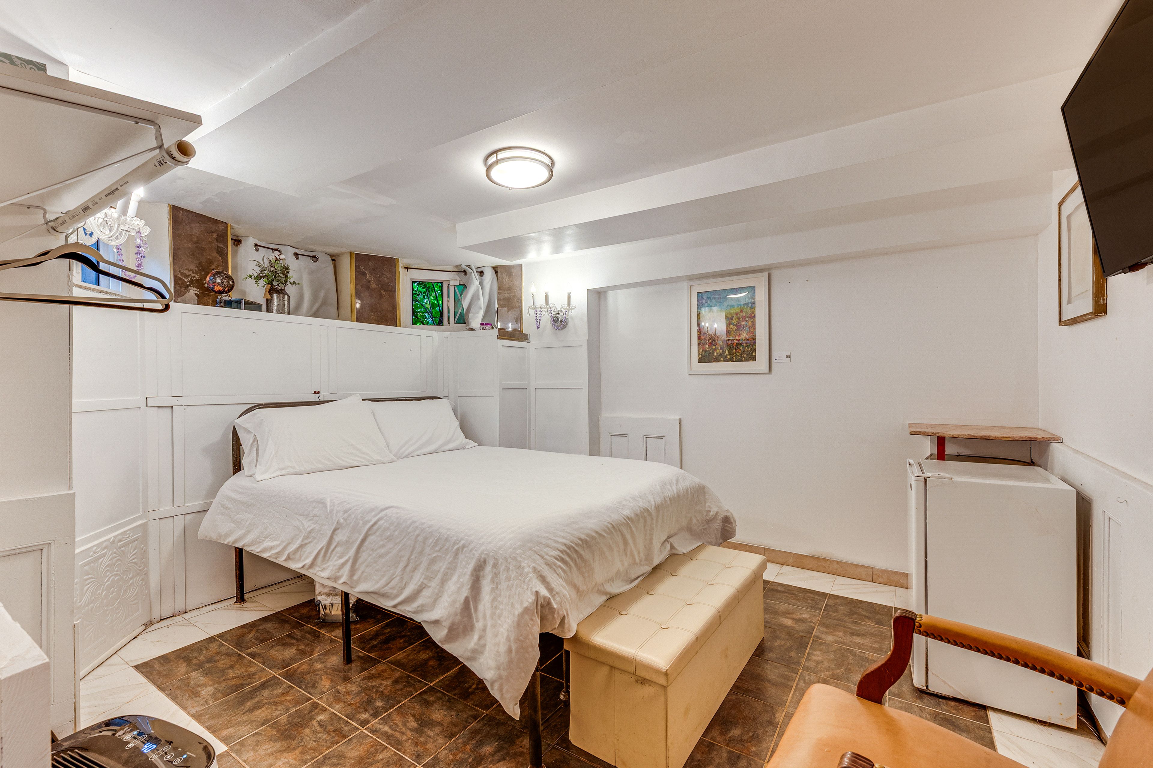 Bedroom 8 | Basement | Queen Bed | Smart TV