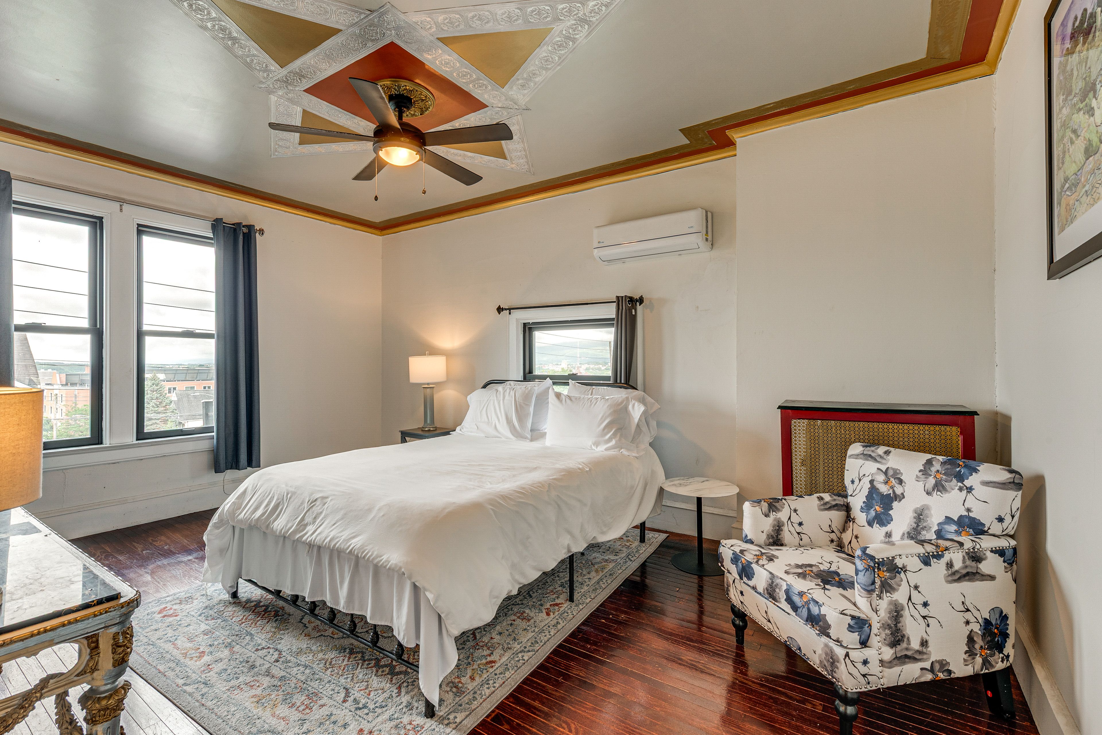 Bedroom 2 | 2nd Floor | Queen Bed | Smart TV