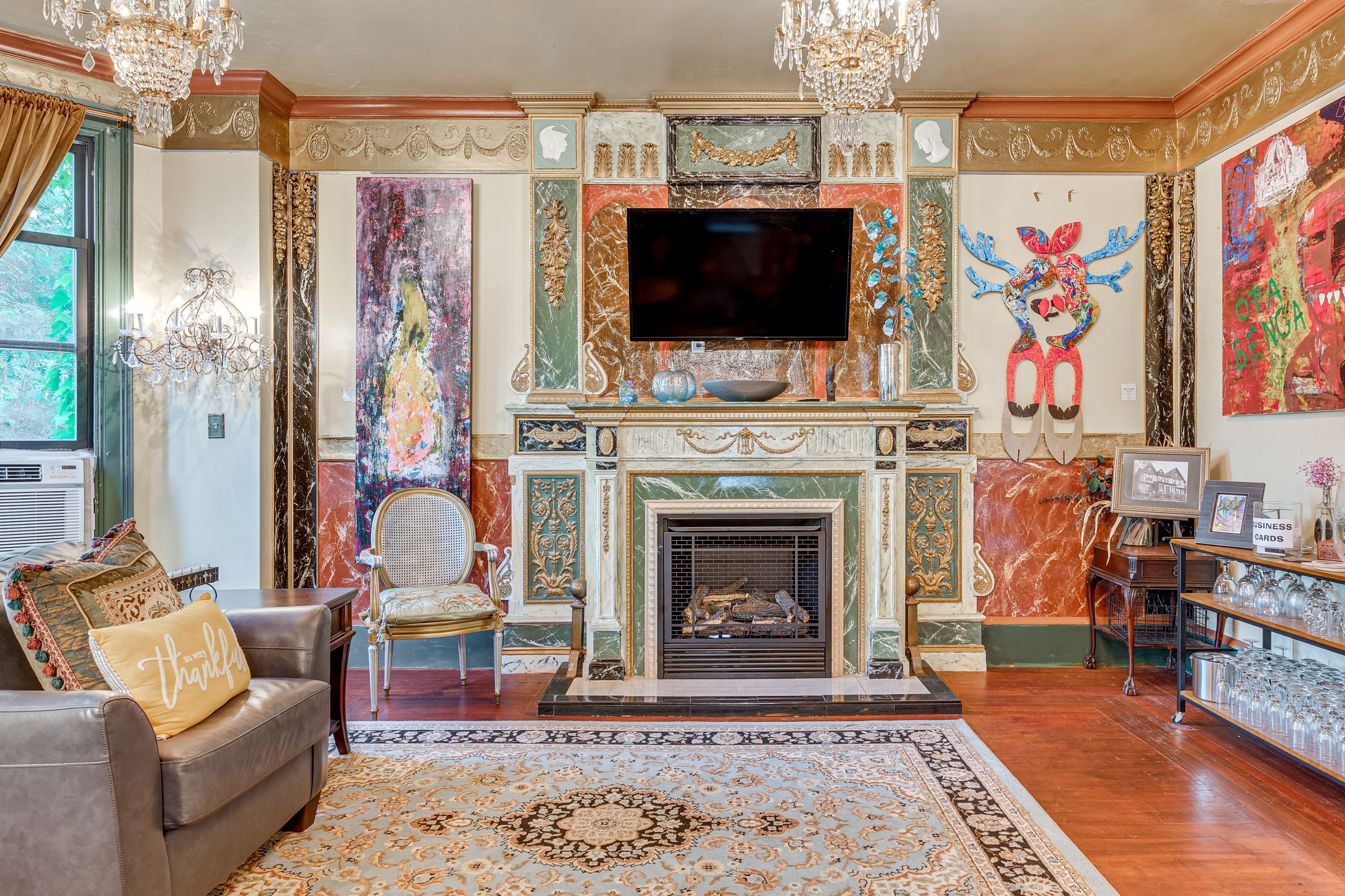 Living Room | 1st Floor | Smart TV | Fireplace