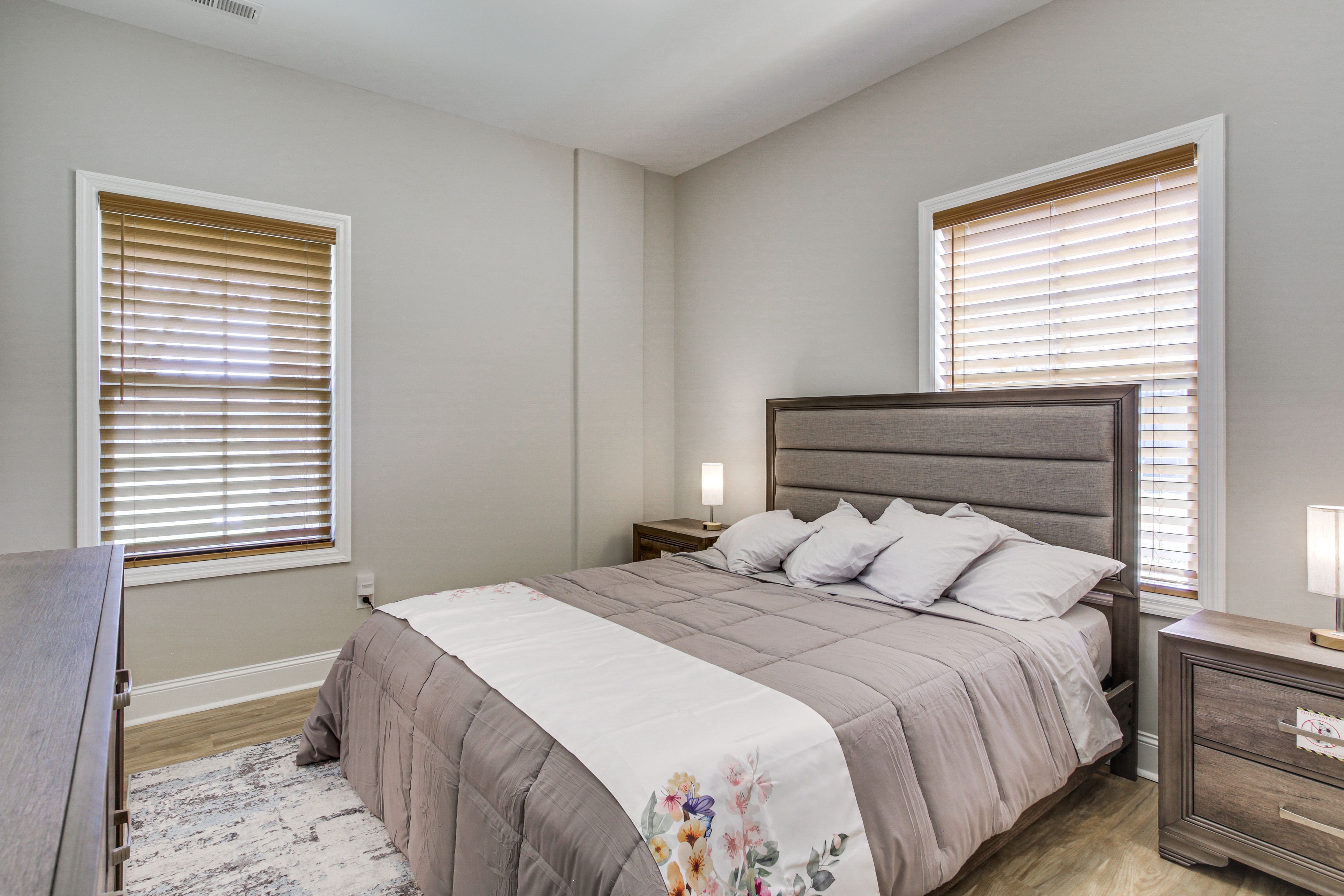 Bedroom 2 | Queen Bed