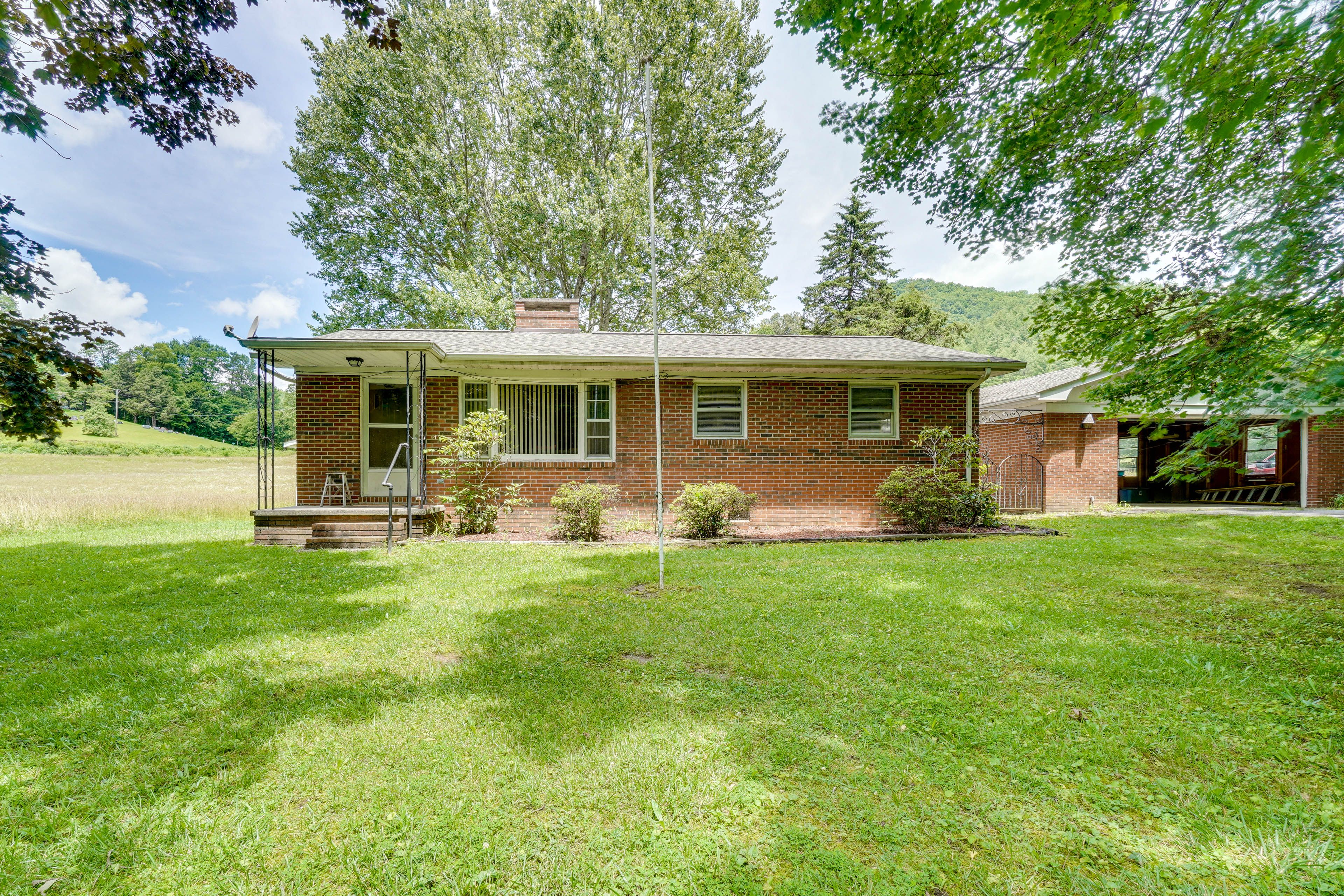 House Exterior | Creek Access