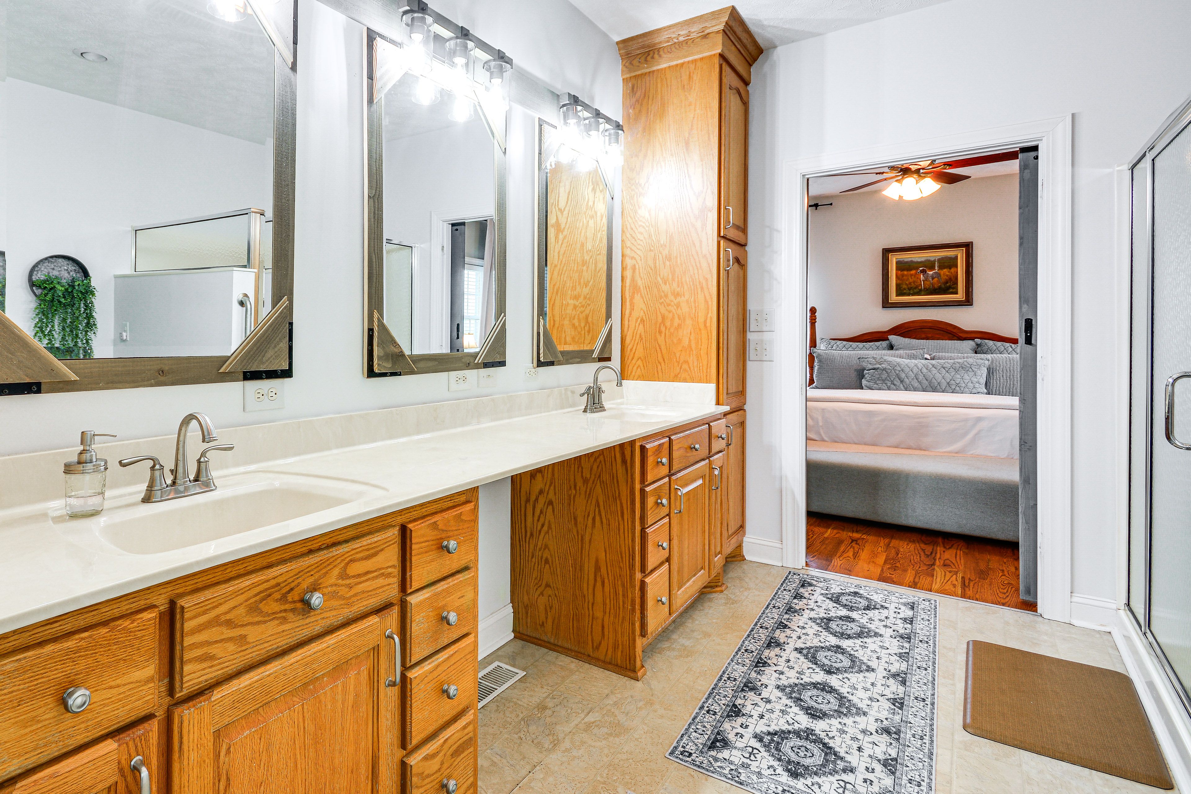 Jack-and-Jill Bathroom | 1st Floor | Towels Provided | Grab Rails