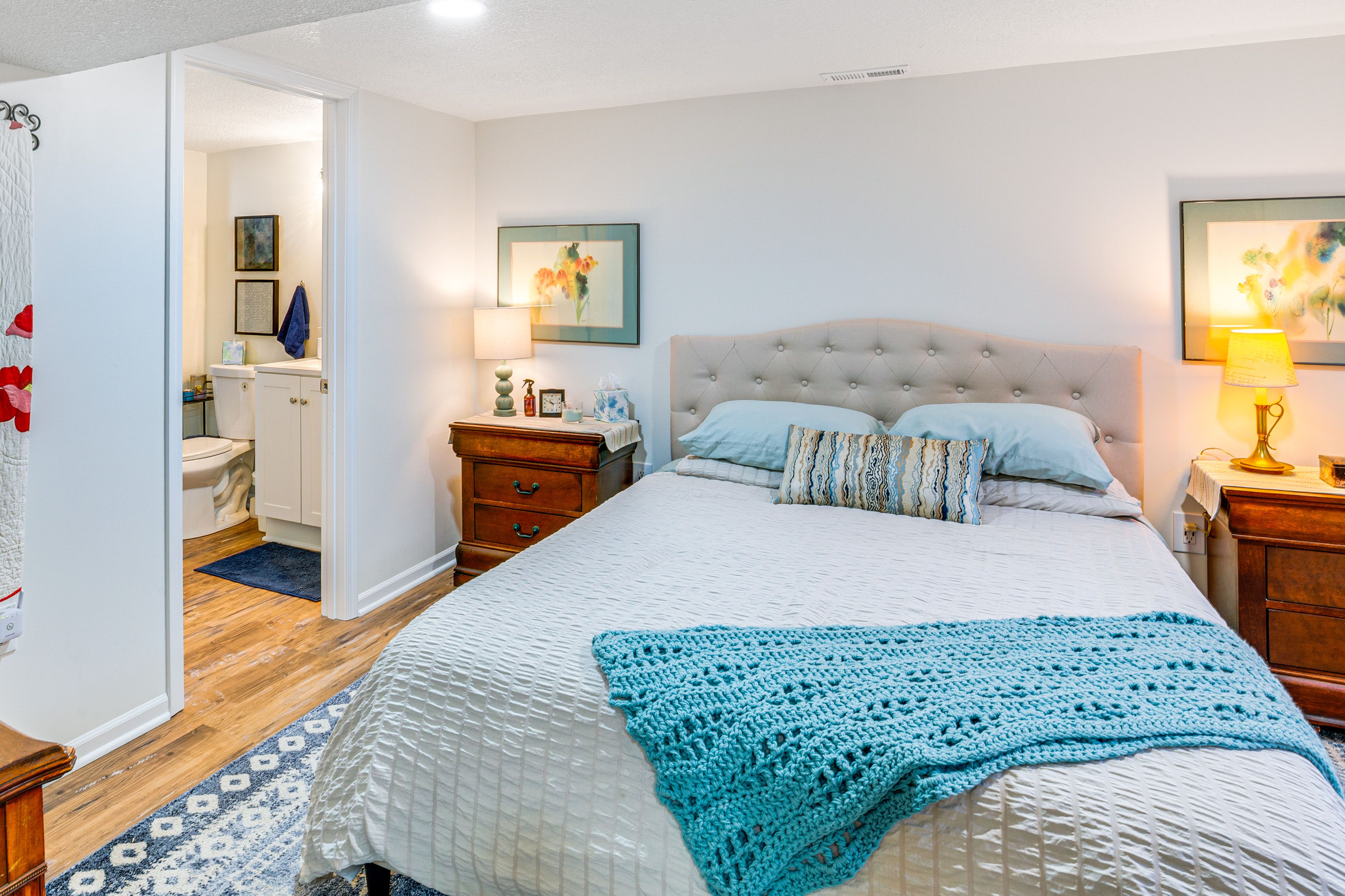 Bedroom | Queen Bed