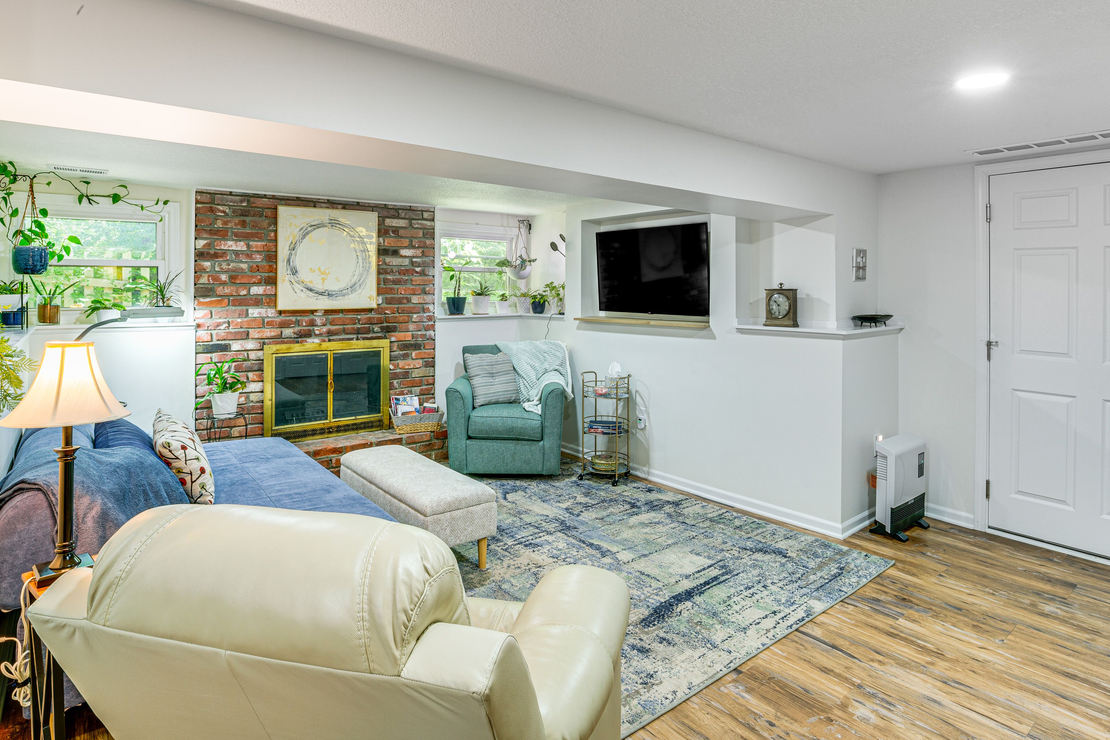 Living Room | Full Daybed | Smart TV | Central A/C | Fireplace