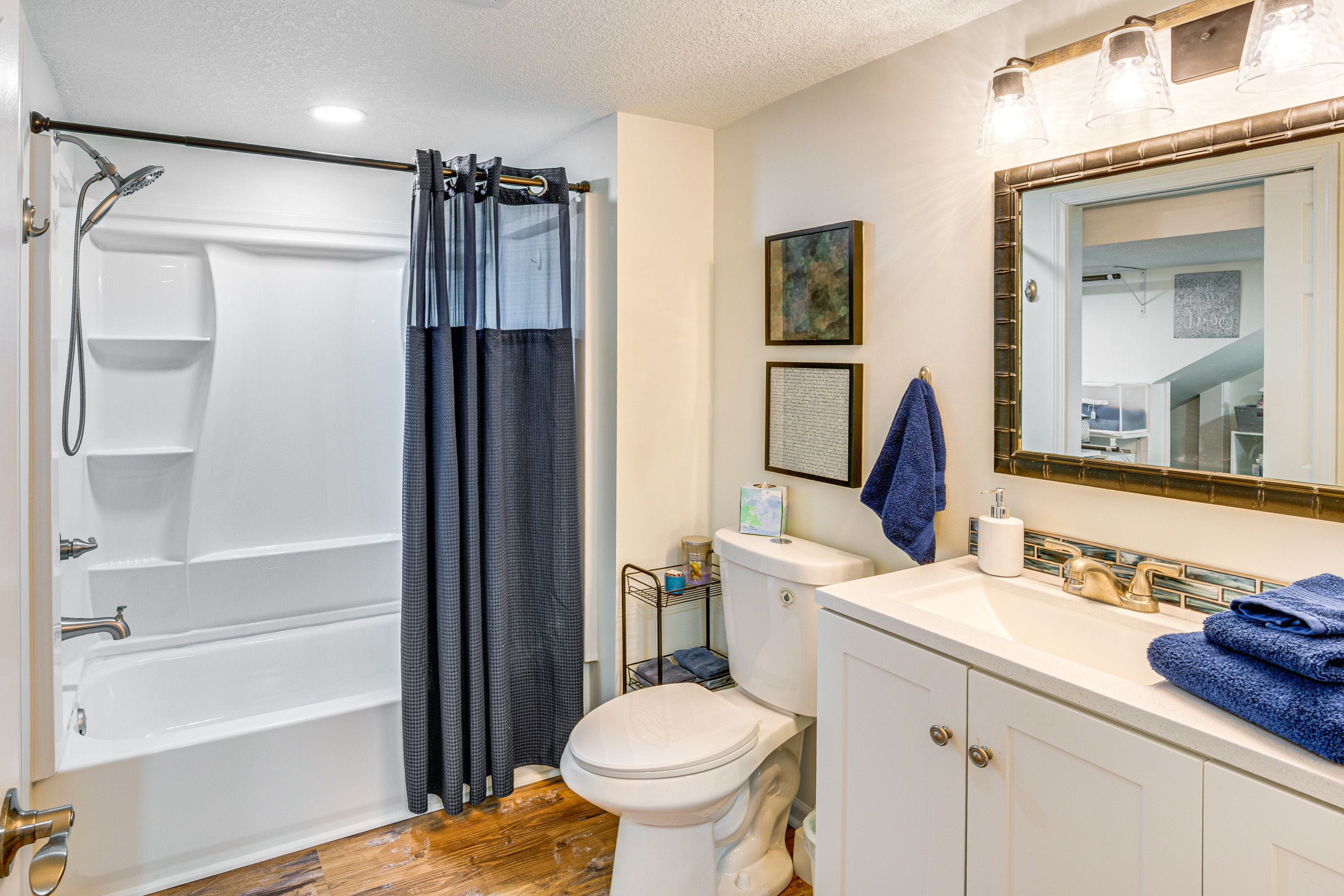 Full Bathroom