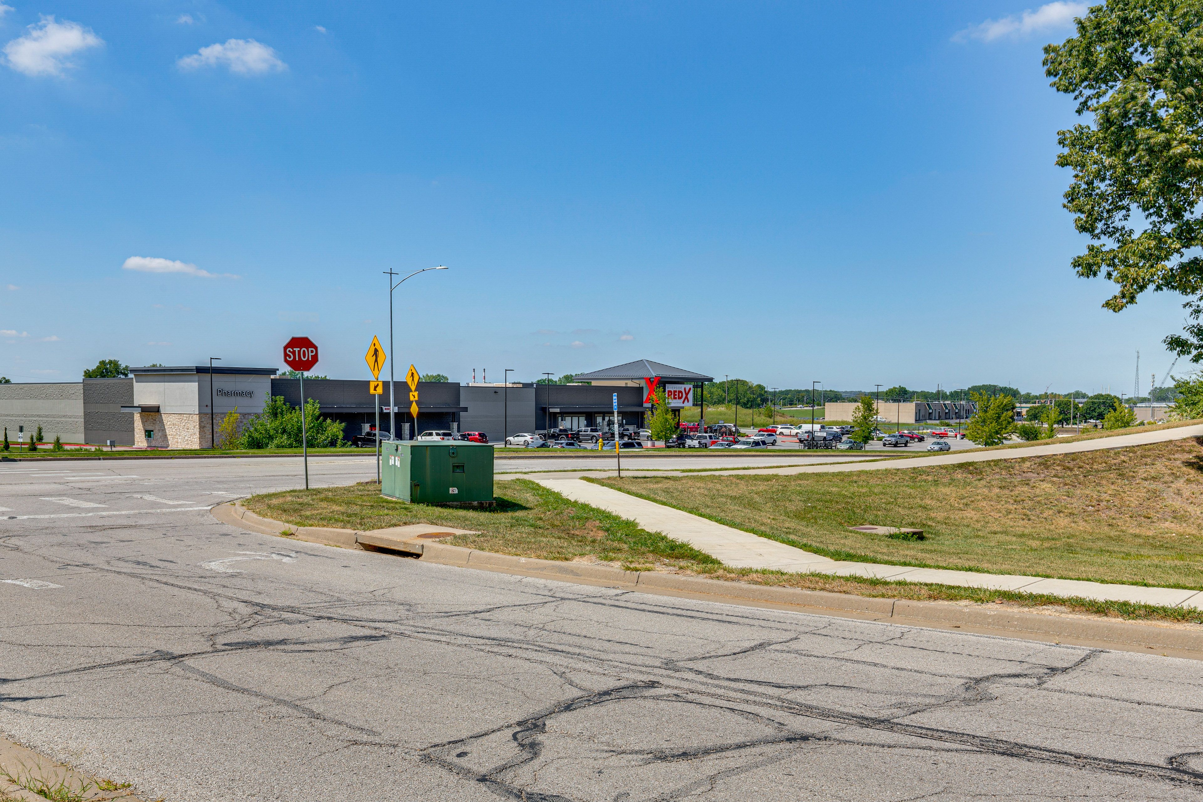 Near Grocery Stores & Parks
