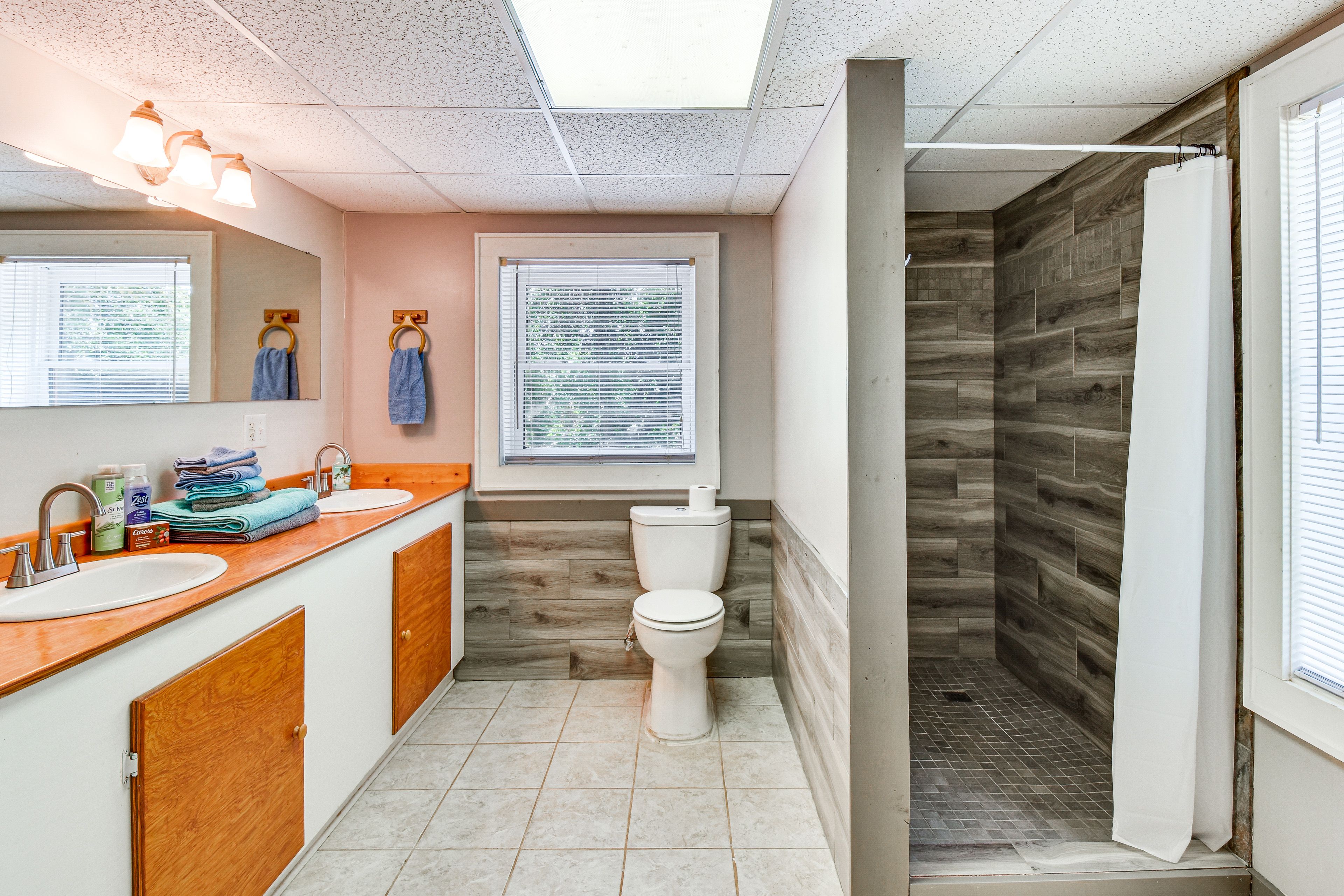Full Bathroom | Lower Level