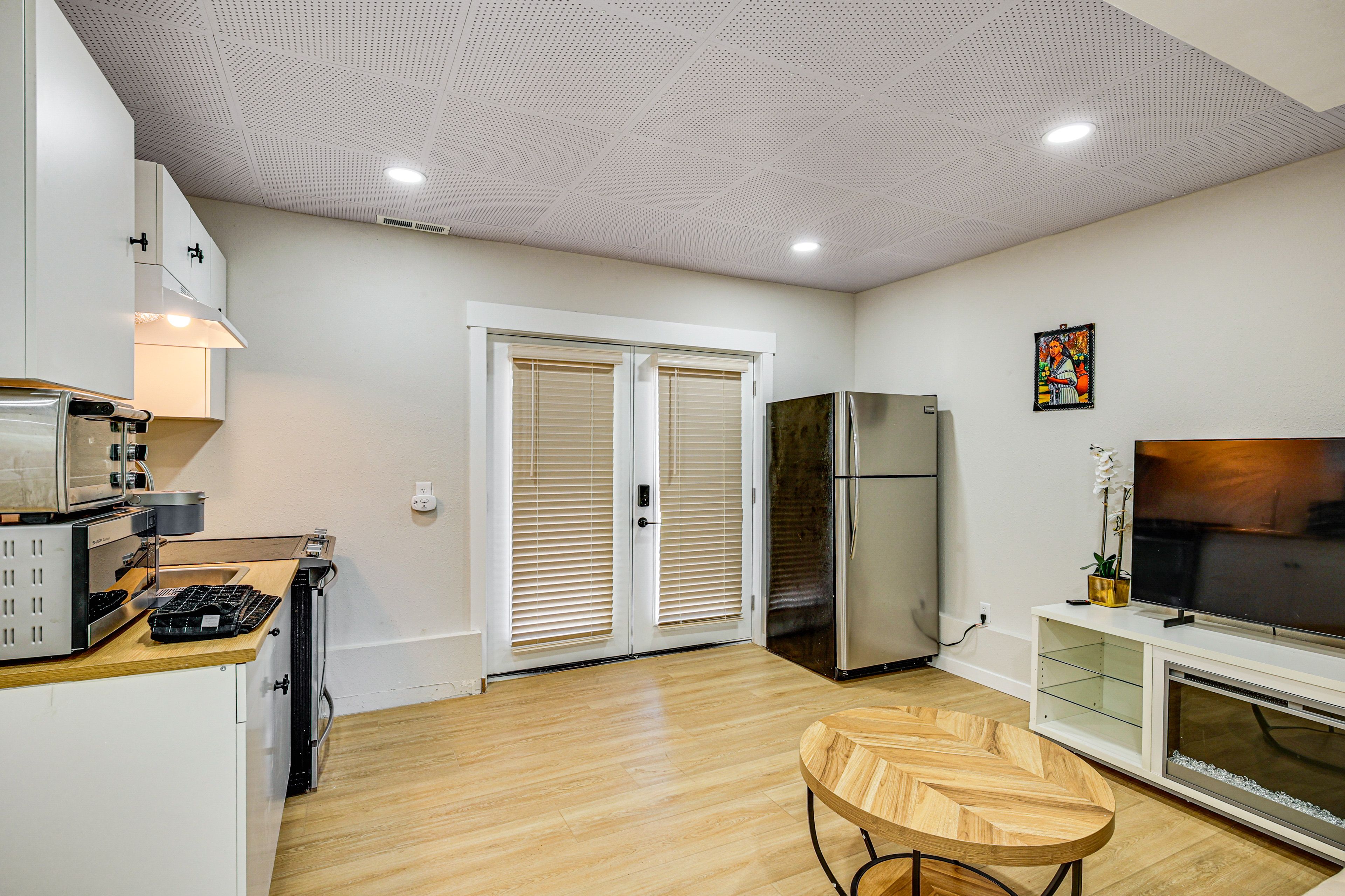 Kitchenette | Keurig Coffee Maker