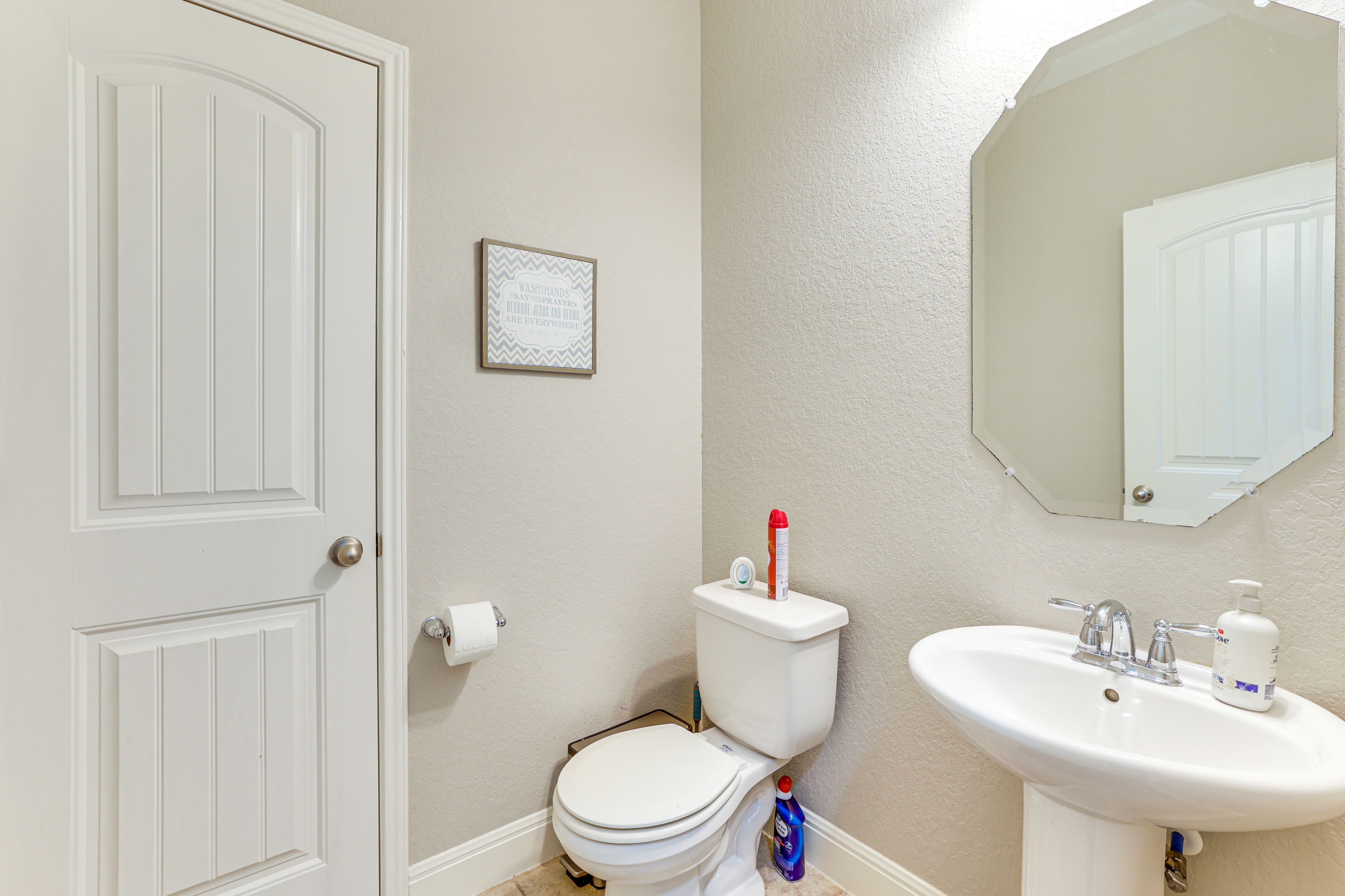 Half Bathroom | 1st Floor
