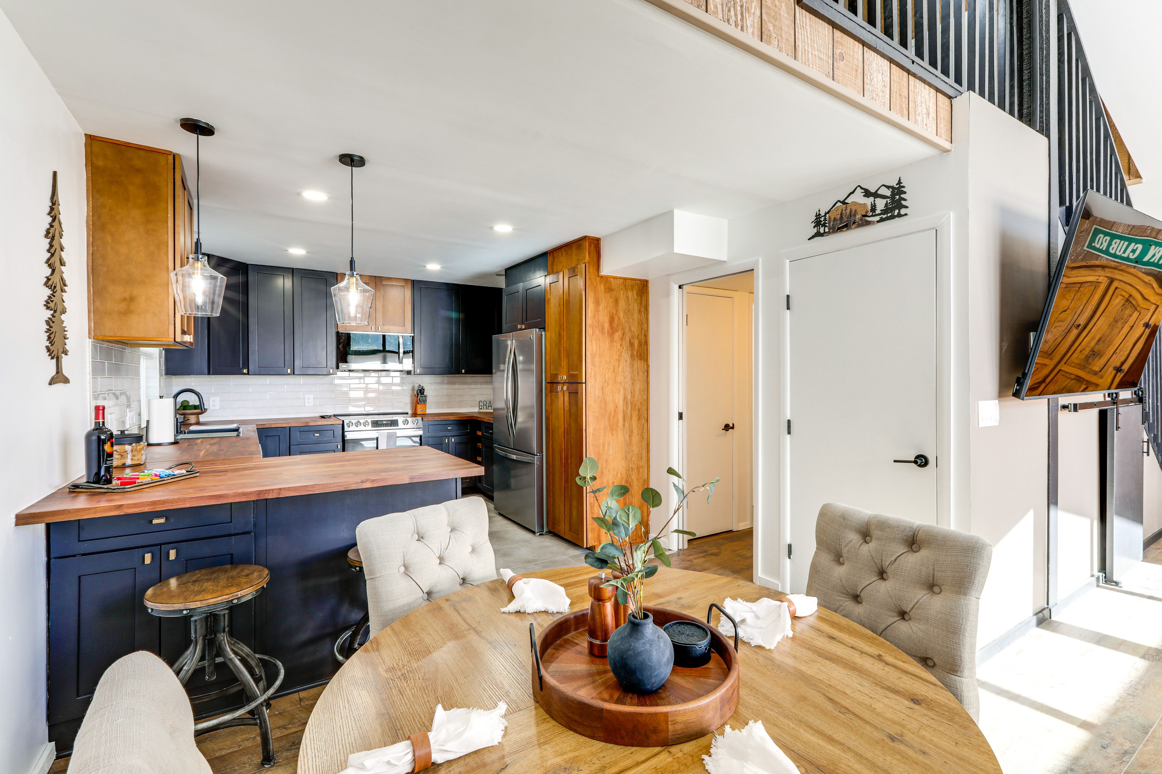 Dining Area | 1st Floor