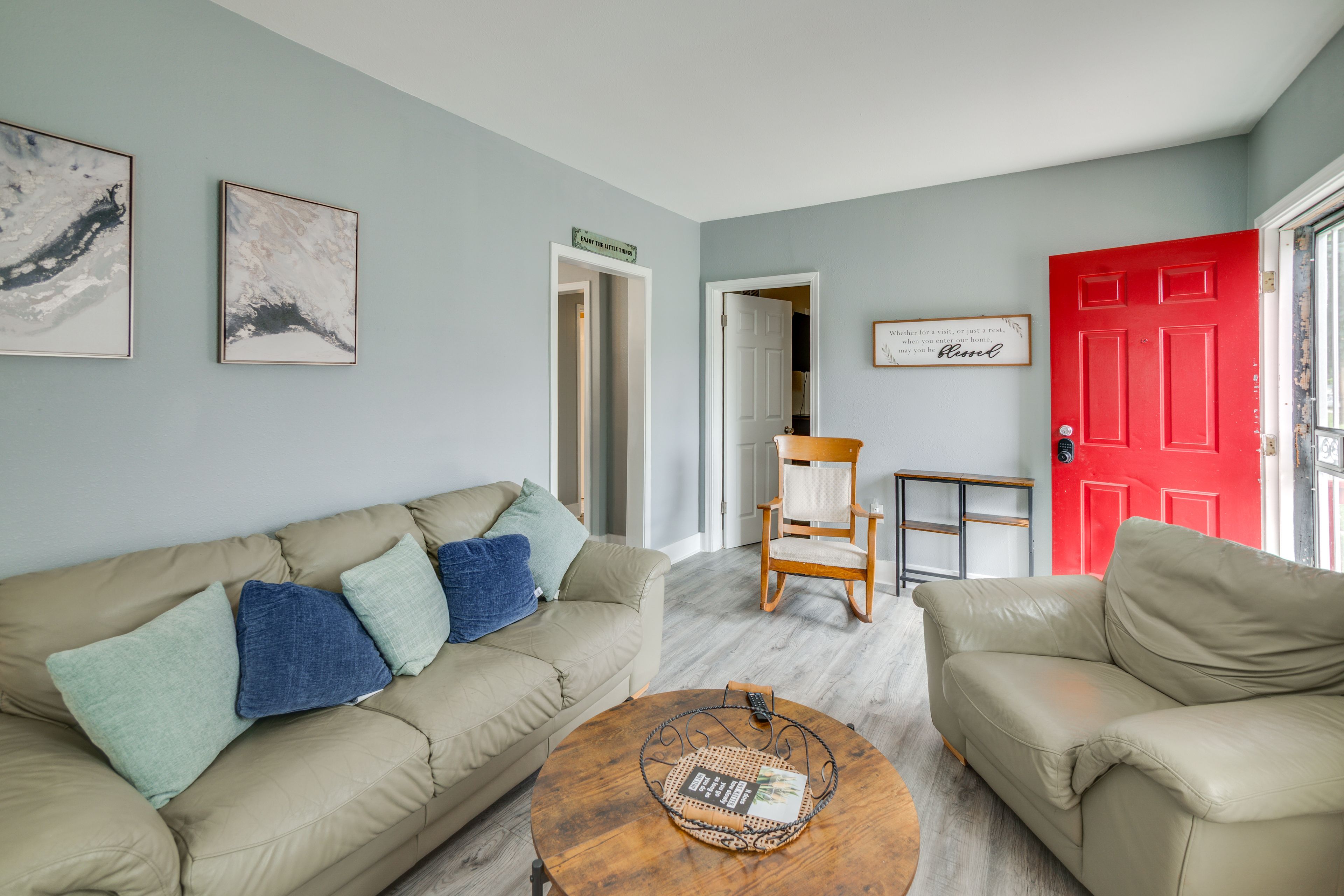 Milwaukee Vacation Rental | 3BR | 1BA | 904 Sq Ft | 9 Steps to Enter