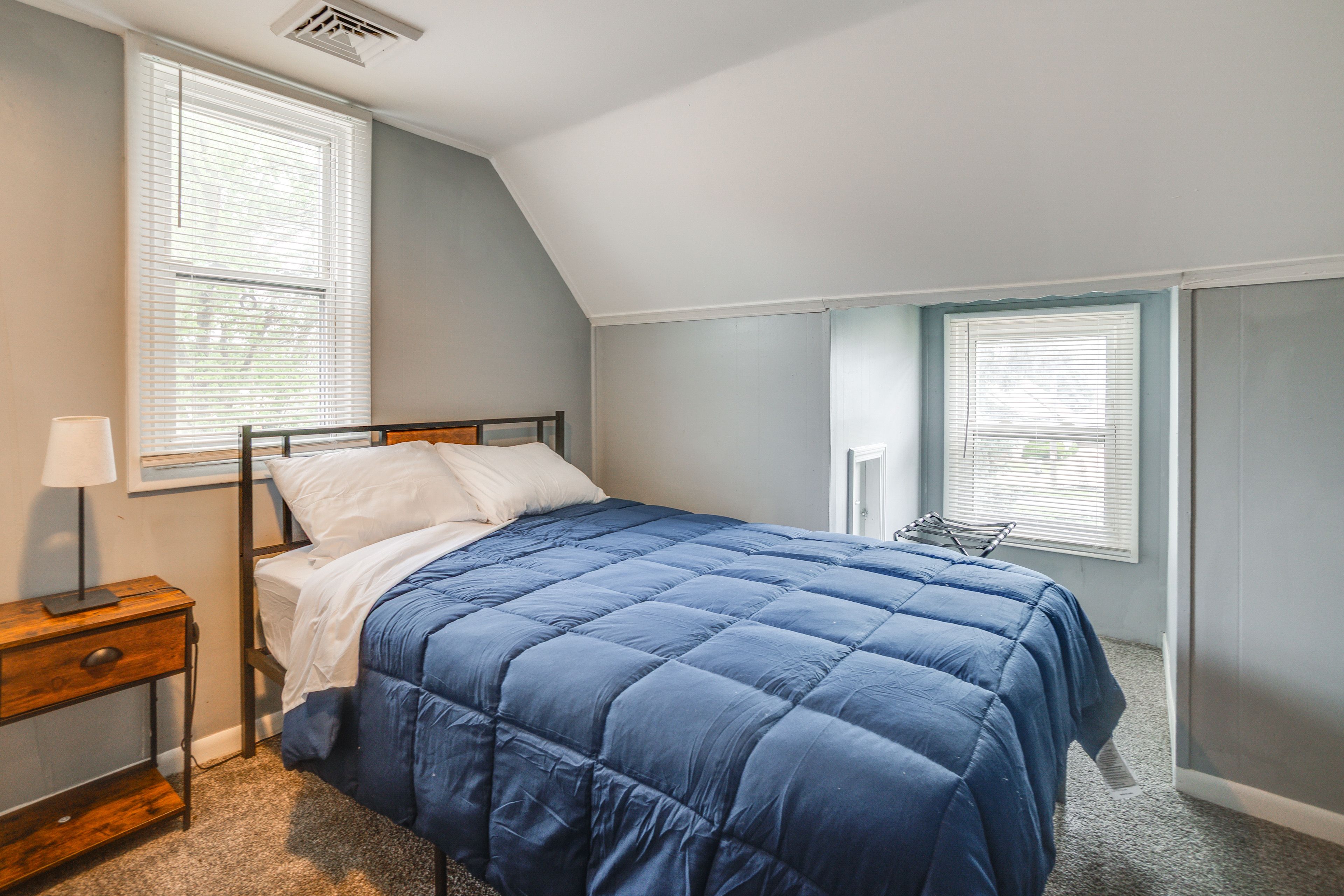 Bedroom 2 | Full Bed | 2nd Floor | Stairs Required