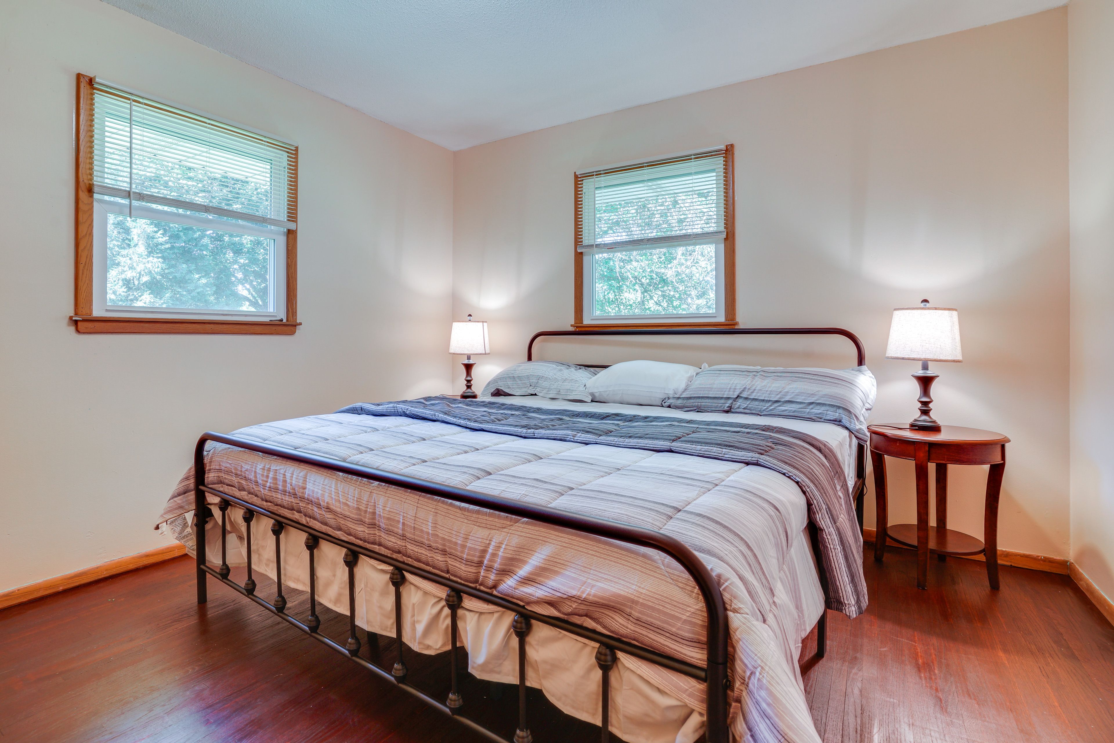 Bedroom 1 | King Bed | Linens | Main Level