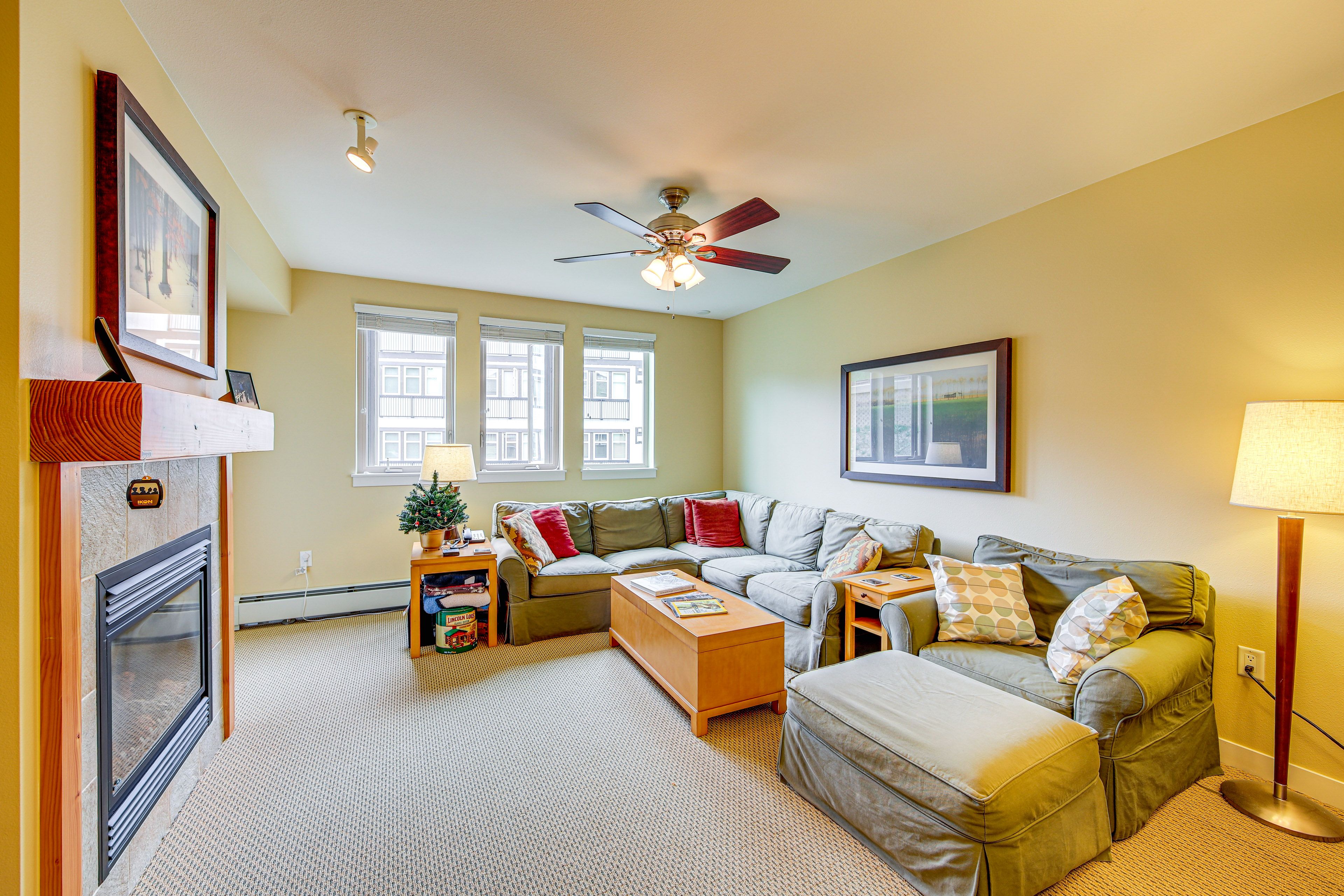 Living Room | Single-Story Condo | Electric Baseboard Heating | Open Floor Plan