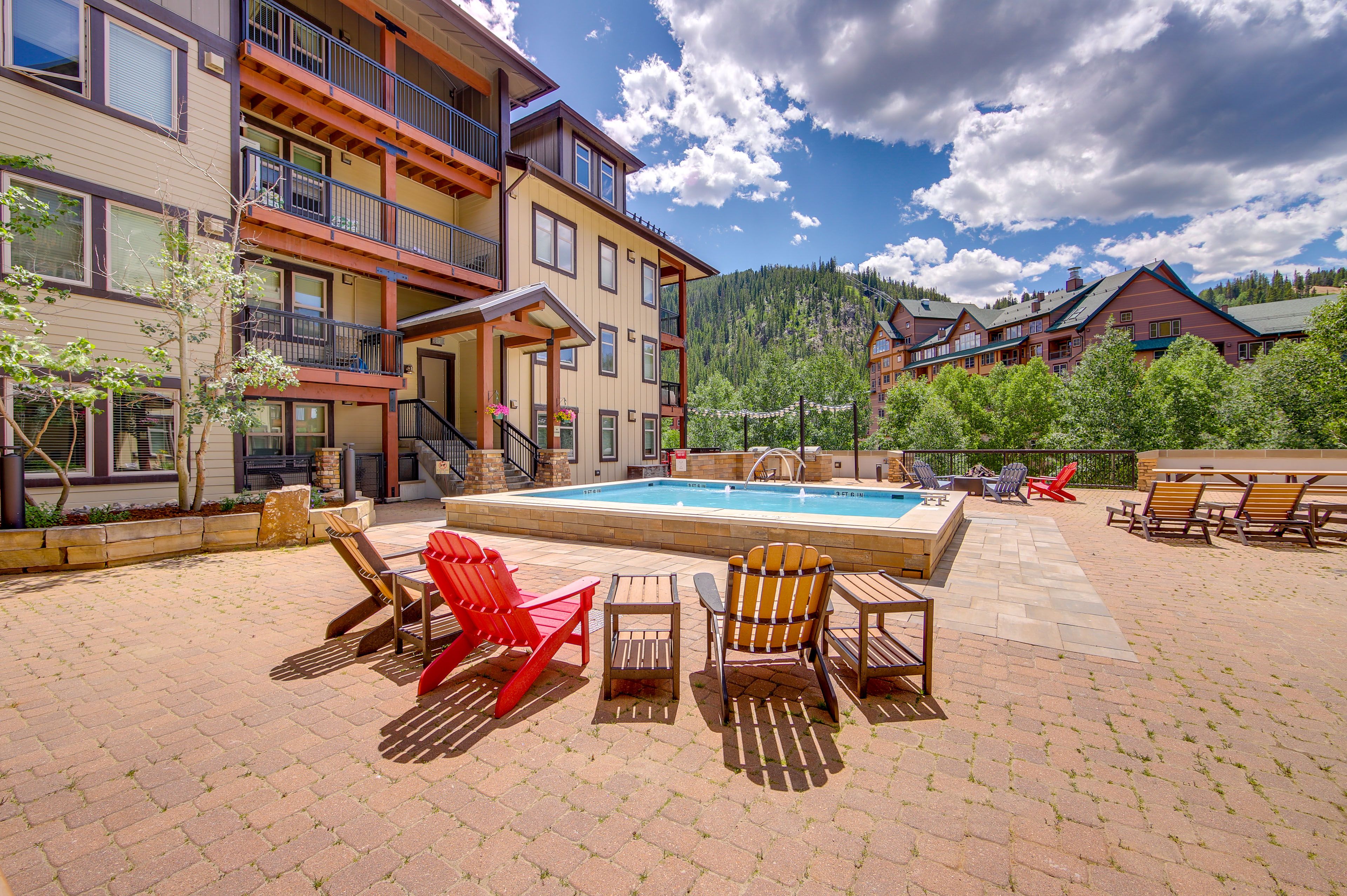 Fraser Crossing and Founders Pointe | Community Amenities | Hot Tub