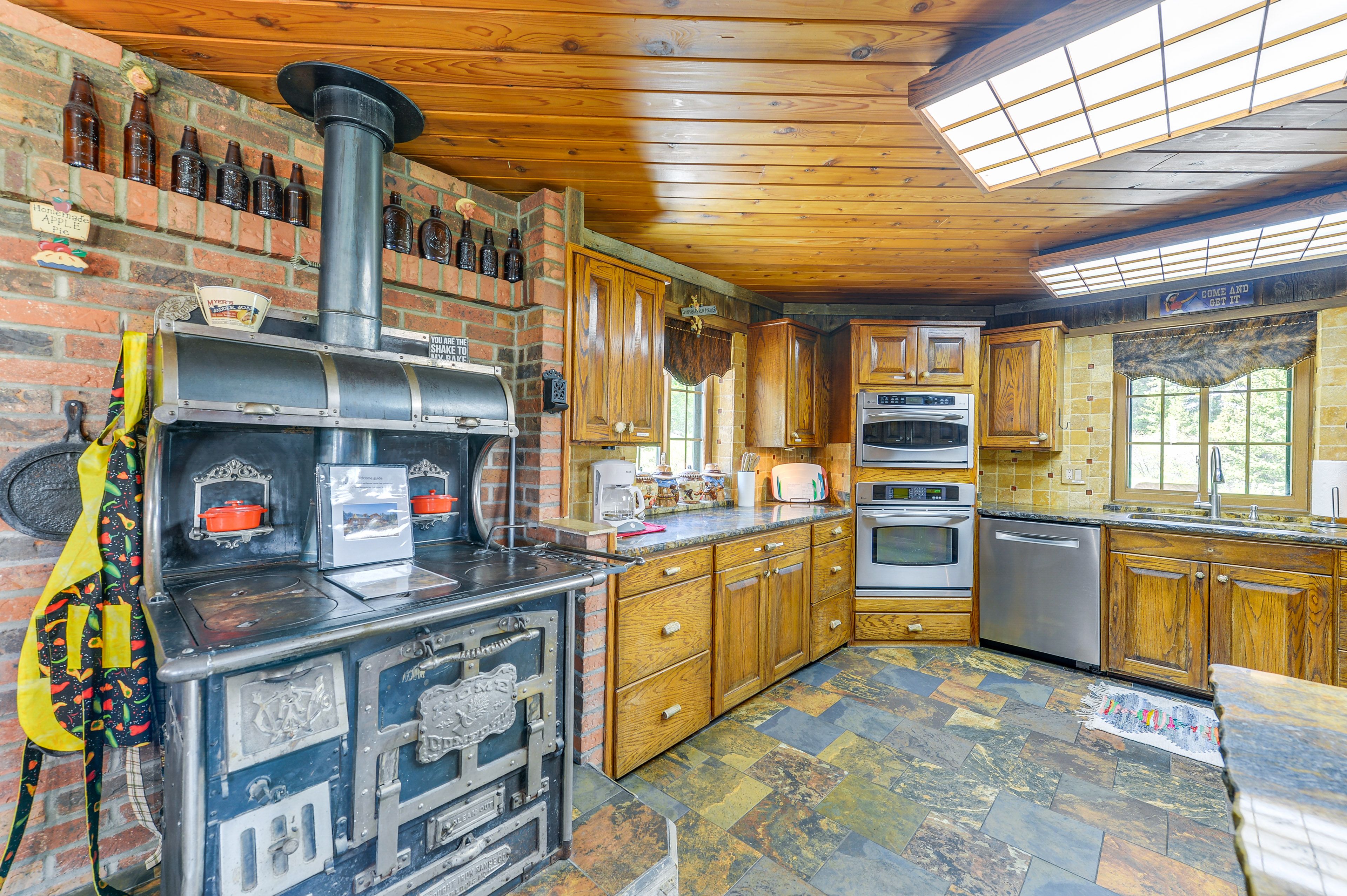 Kitchen | Refrigerator | Stove | 2 Ovens | 1st Floor