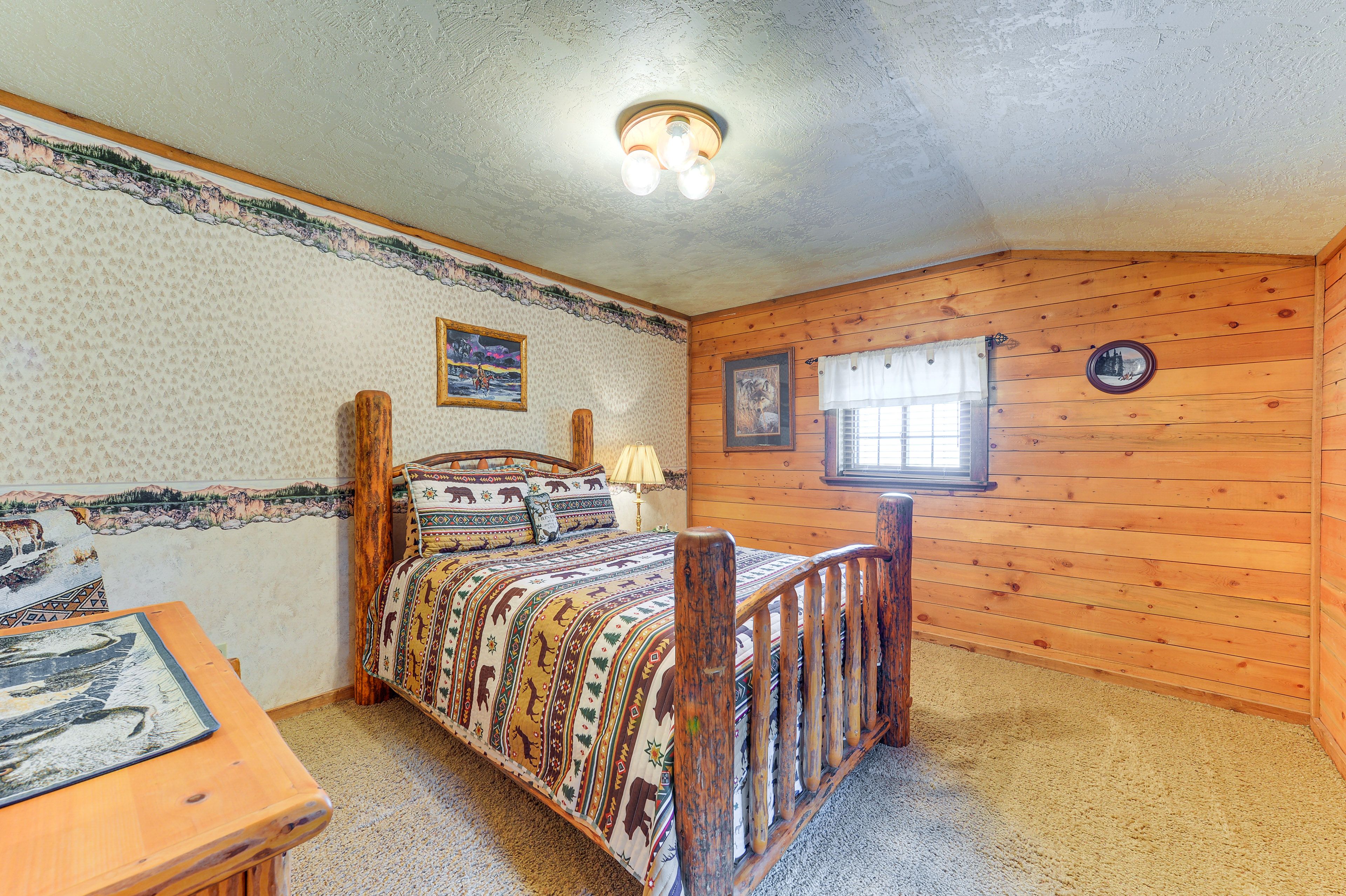 Bedroom 2 | Queen Bed | 2nd Floor