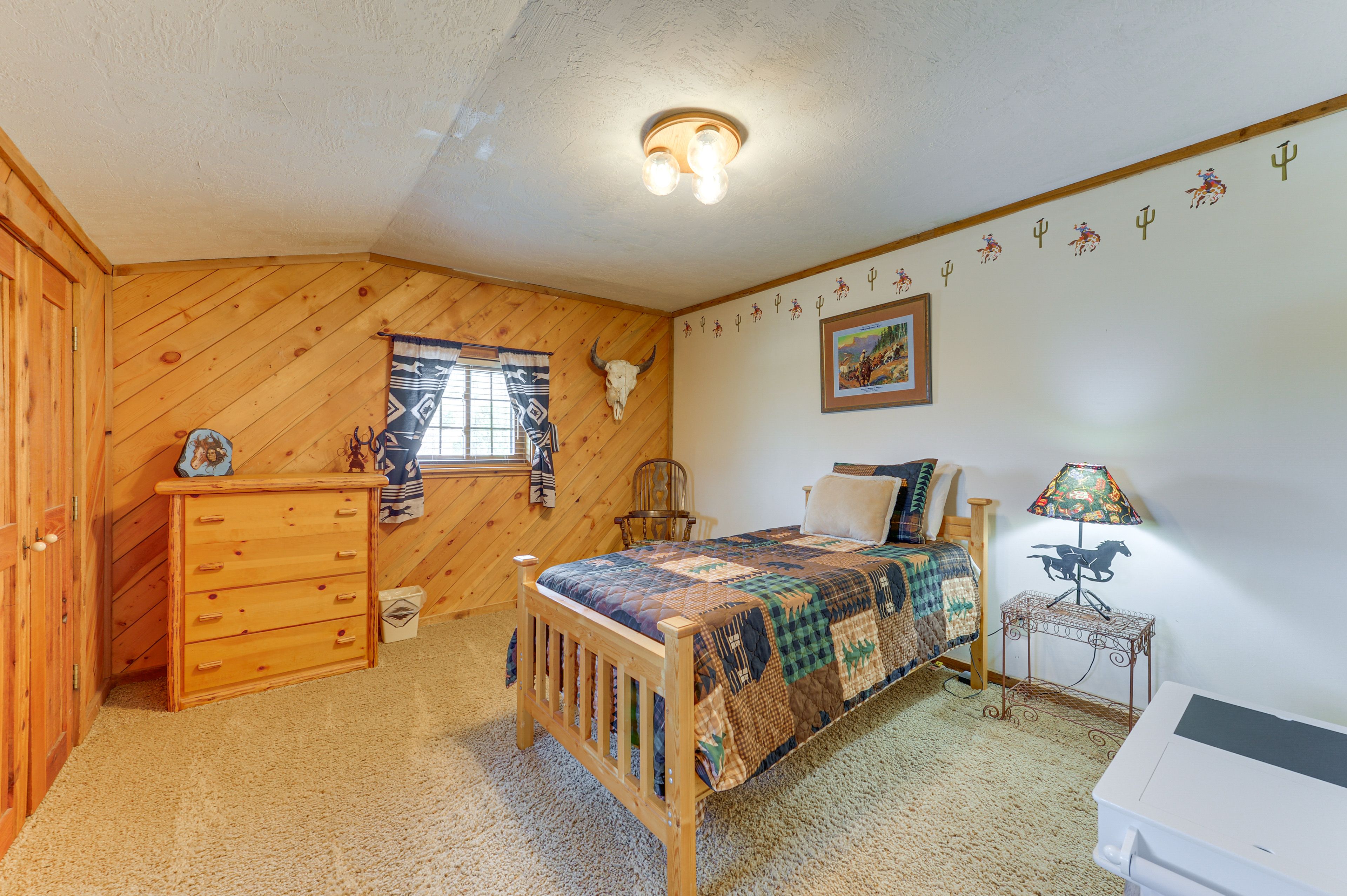 Bedroom 4 | Twin Bed | 2nd Floor