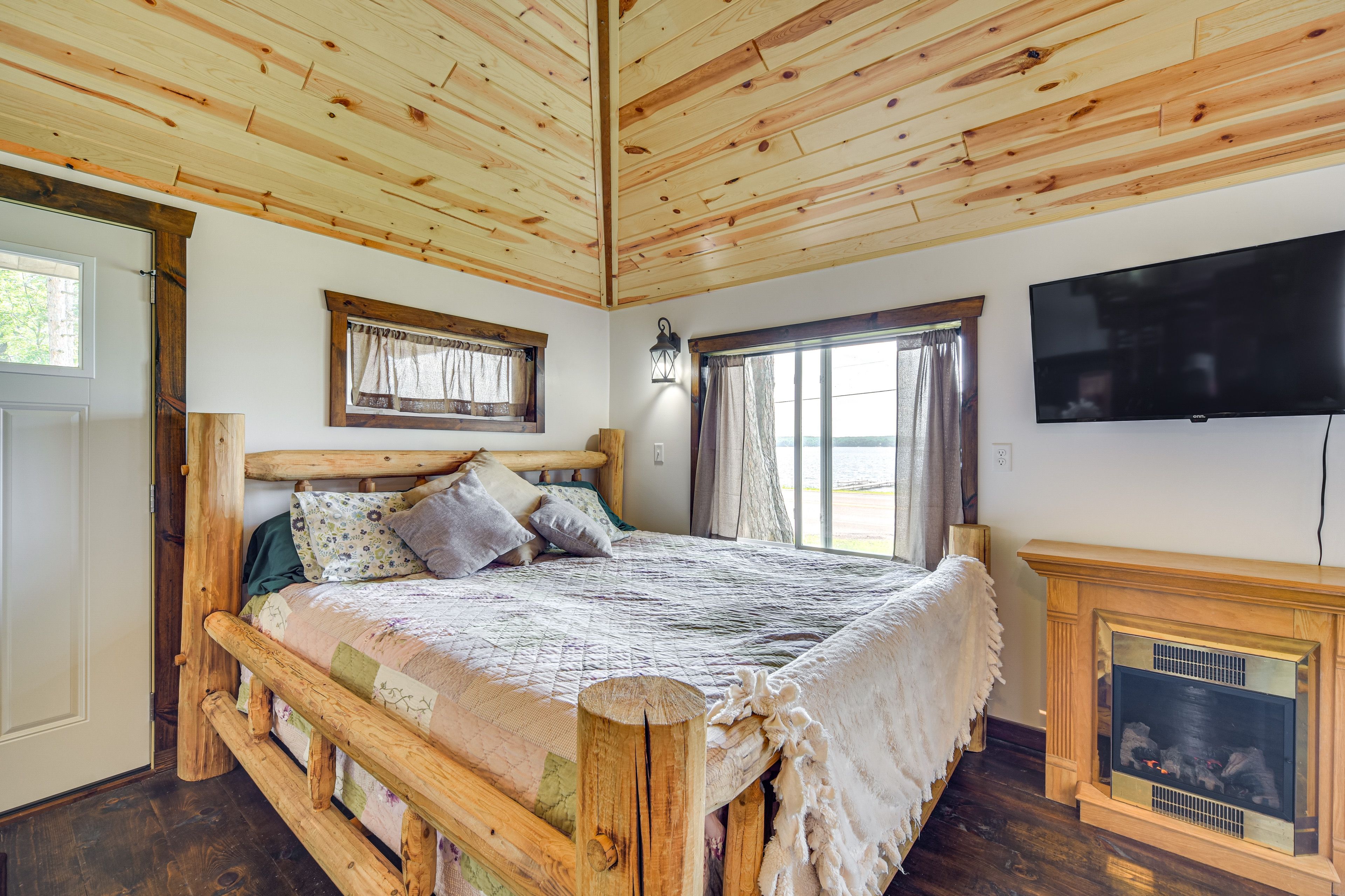 Studio | King Bed