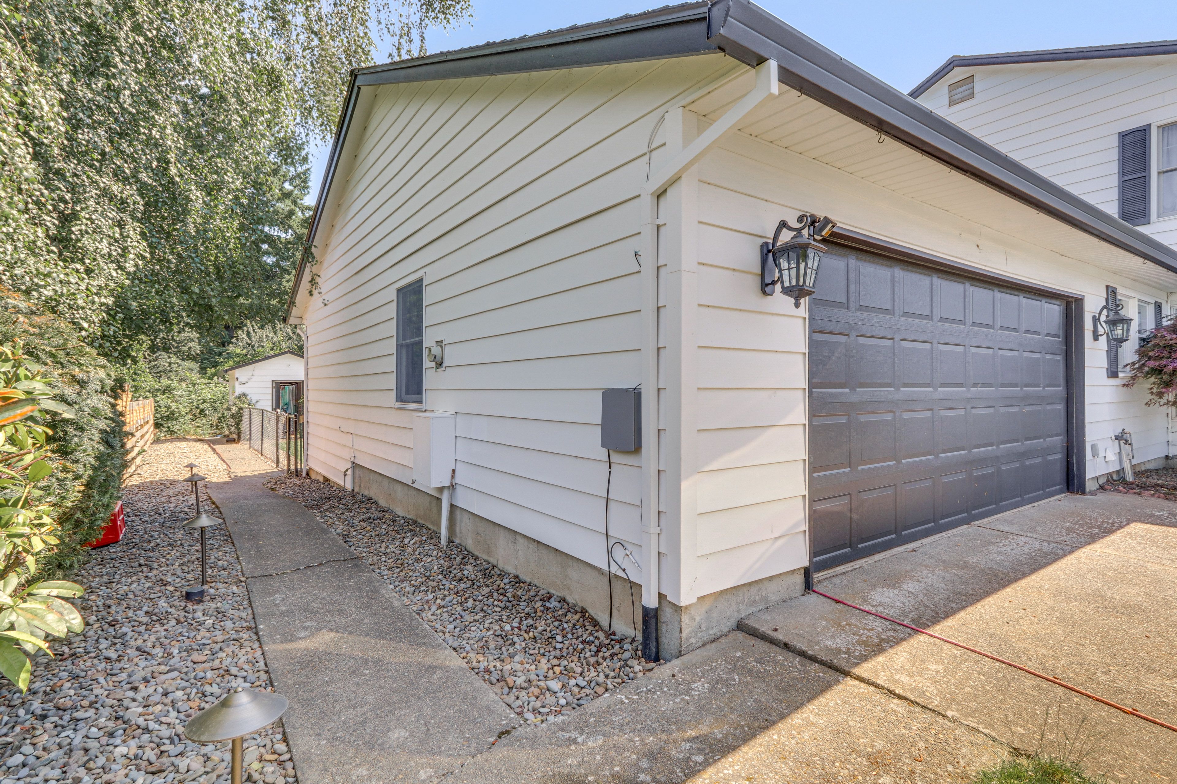 Exterior | Parking | Street Parking (First-Come, First-Served Basis)