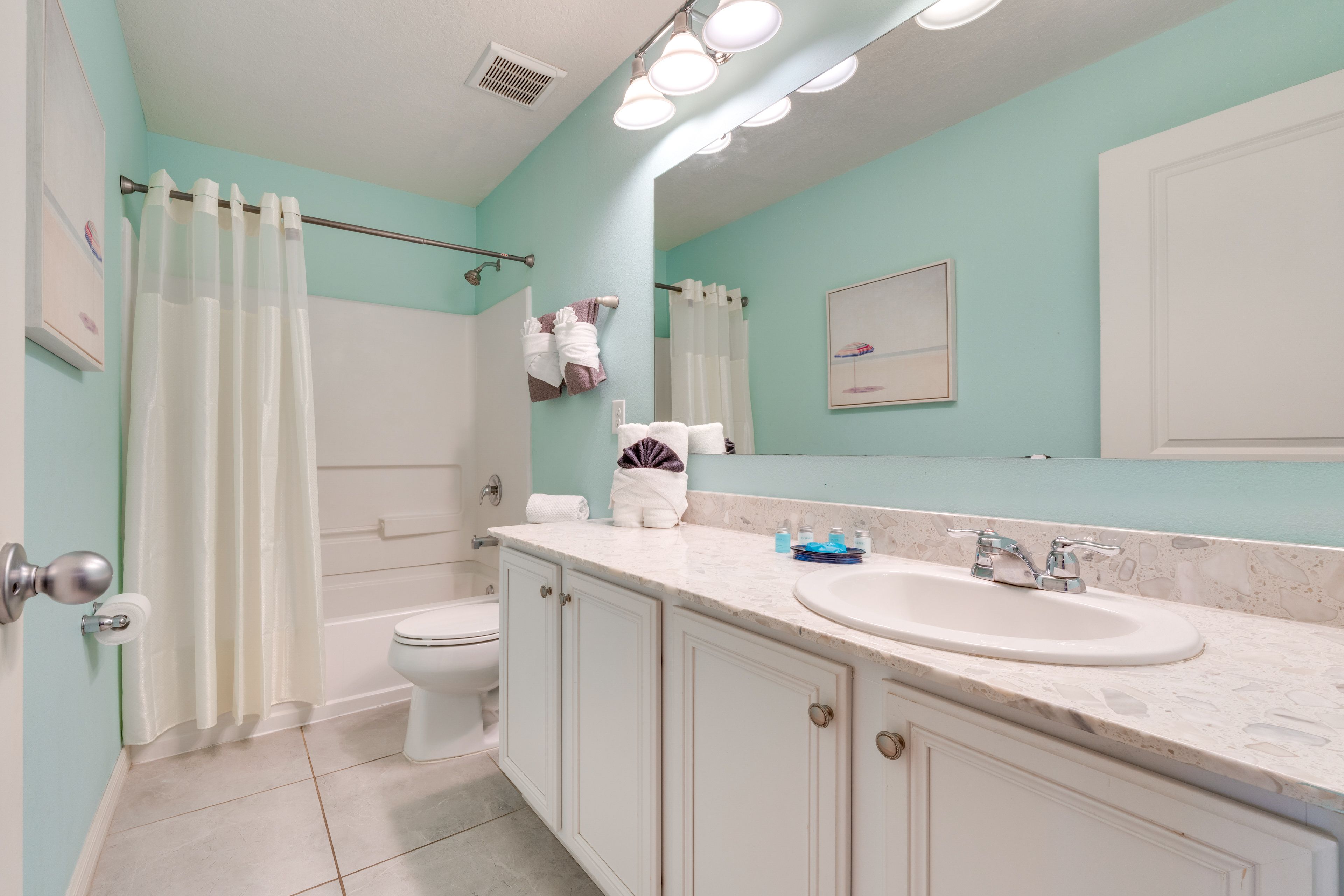 Full Bathroom | 2nd Floor