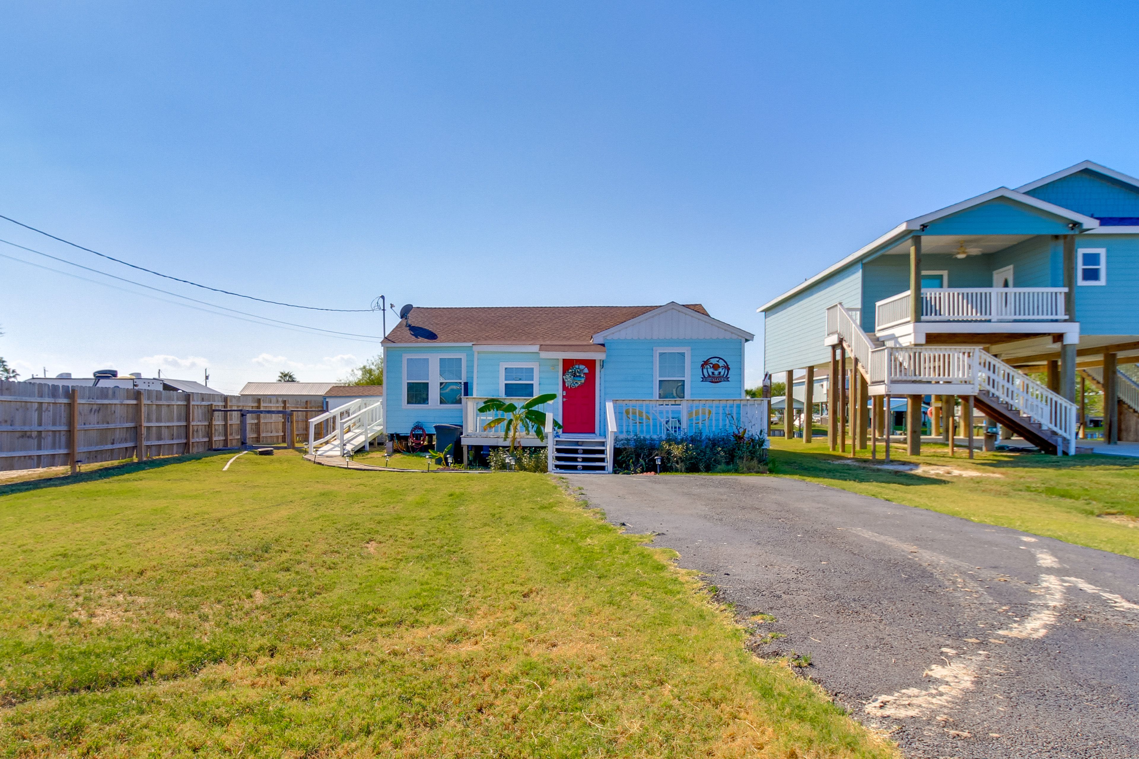 Parking | Driveway (2 Vehicles)