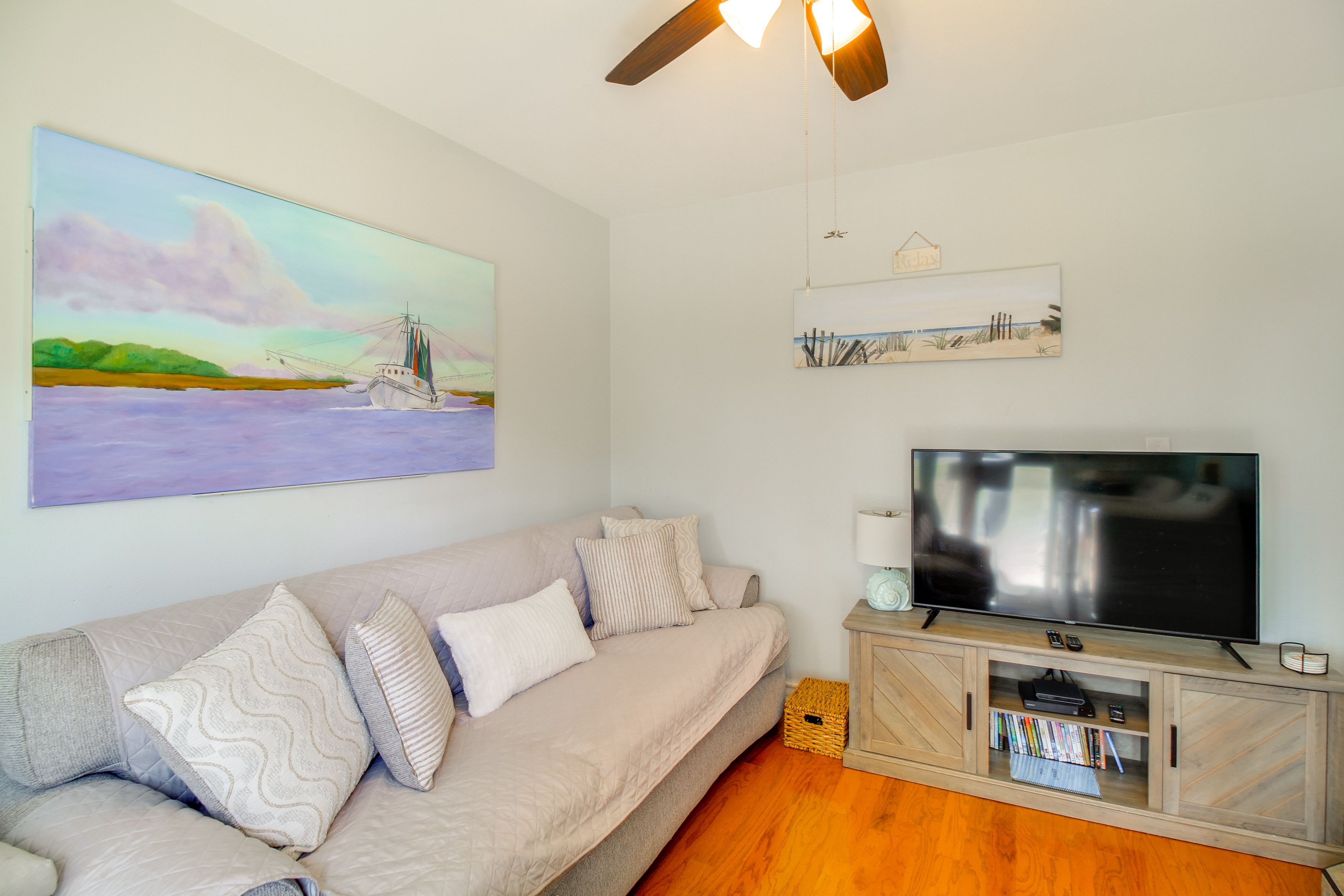 Lounging Room | Smart TV