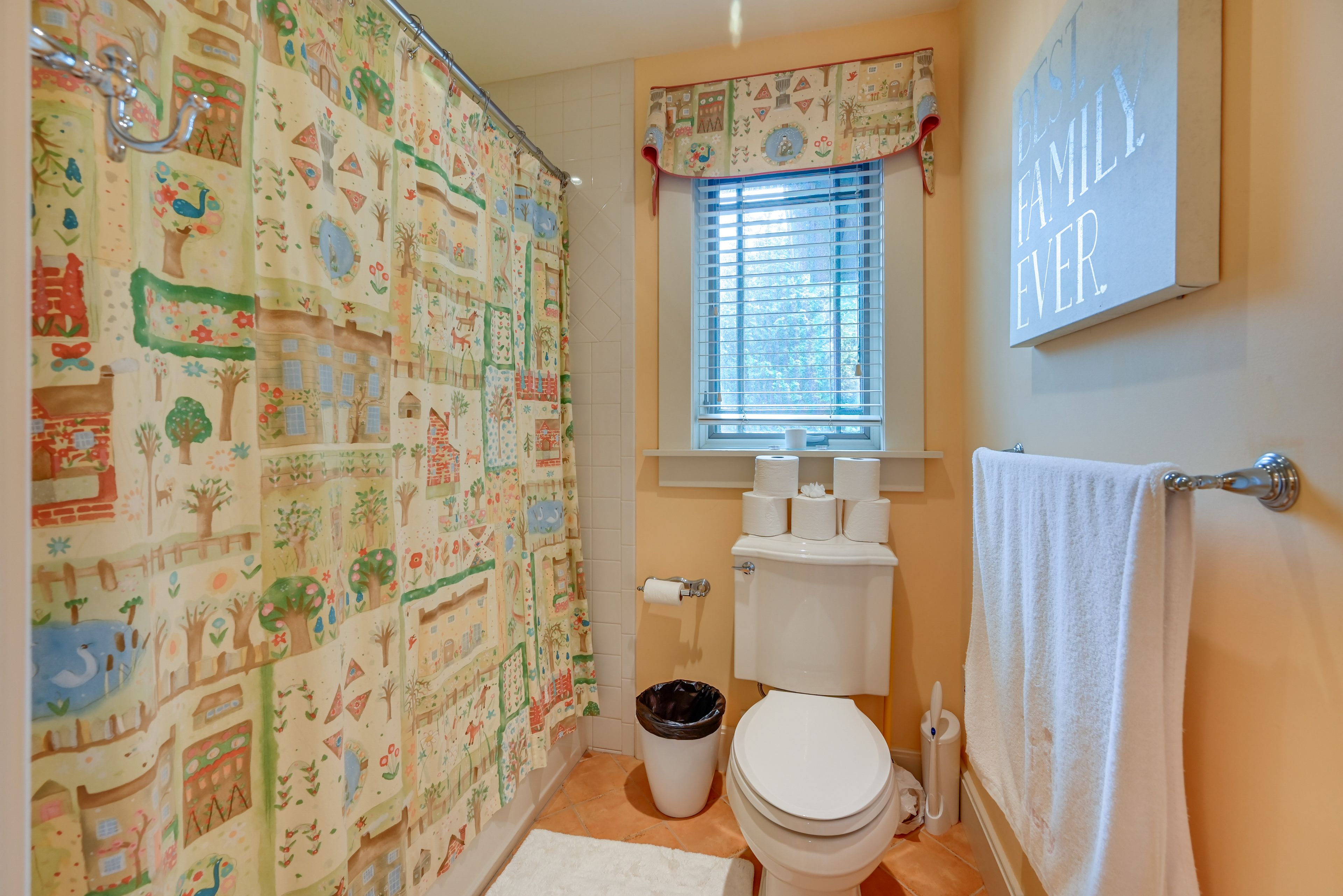 Full Bathroom | 2nd Floor