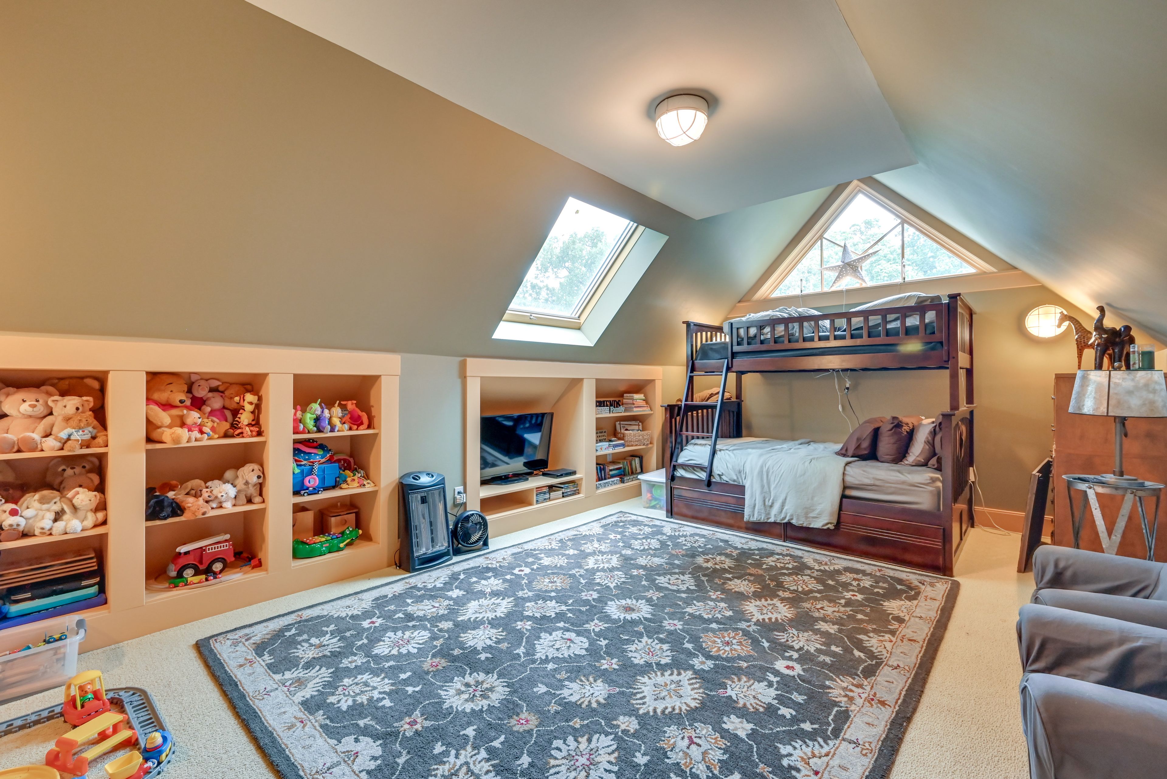 Bedroom 5 | Twin/Full Bunk Bed | 2nd Floor