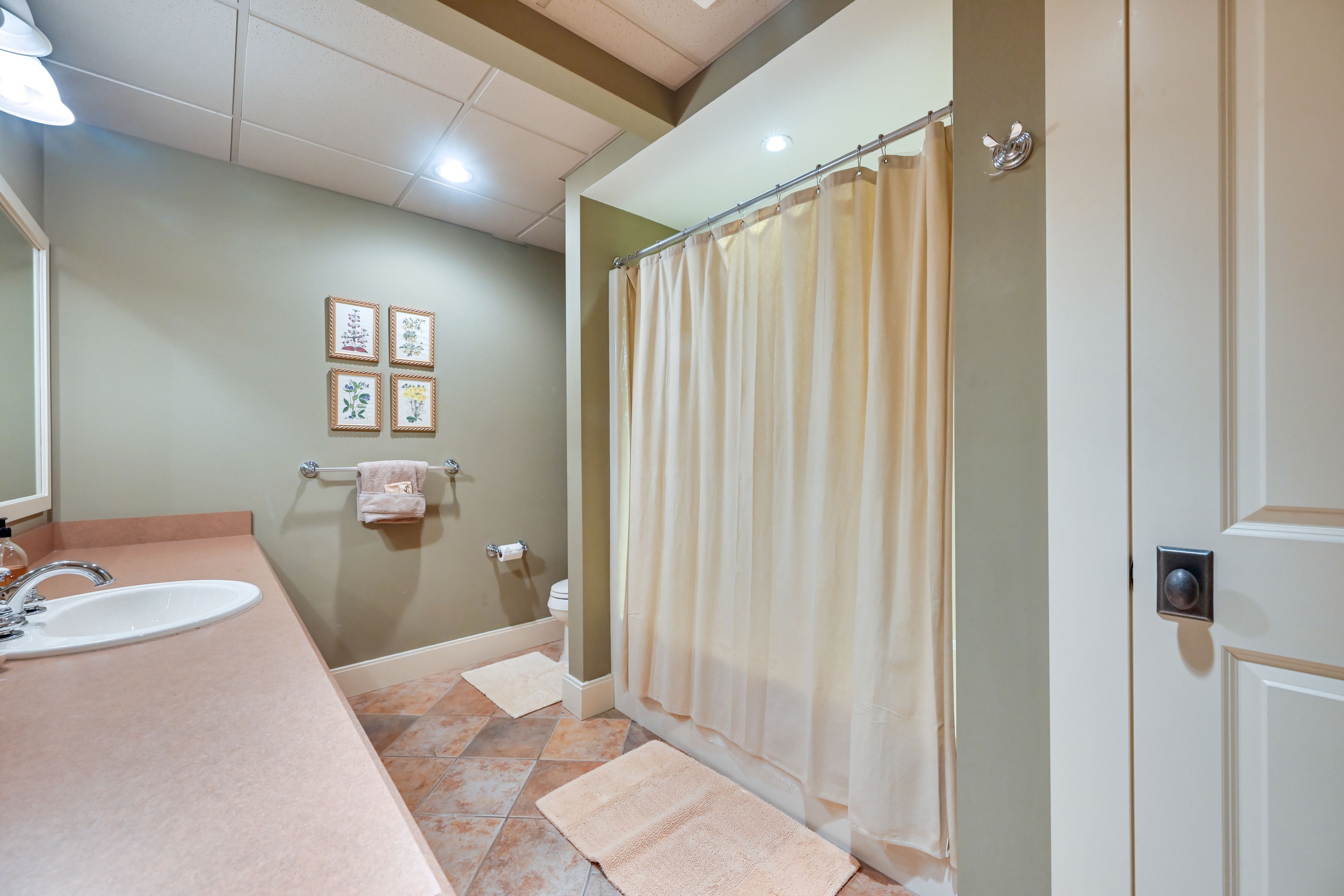 Full Bathroom | Basement