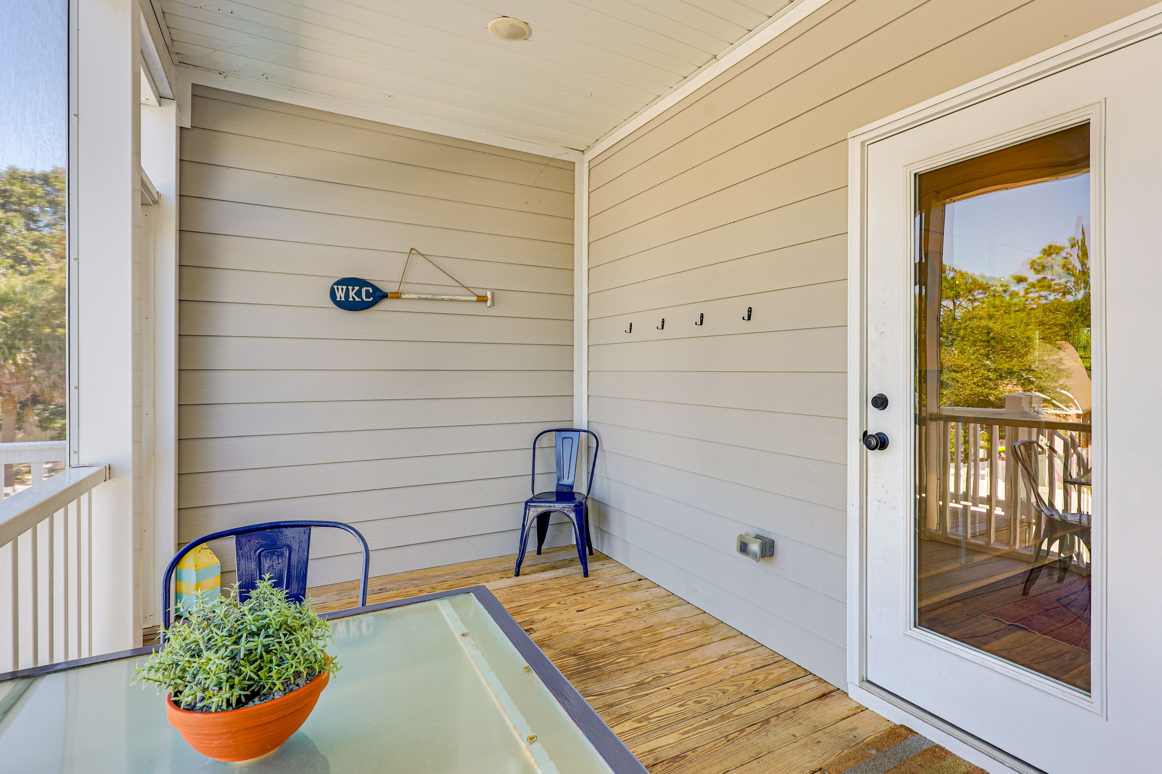 House Exterior | Screened Porch | Dining Area