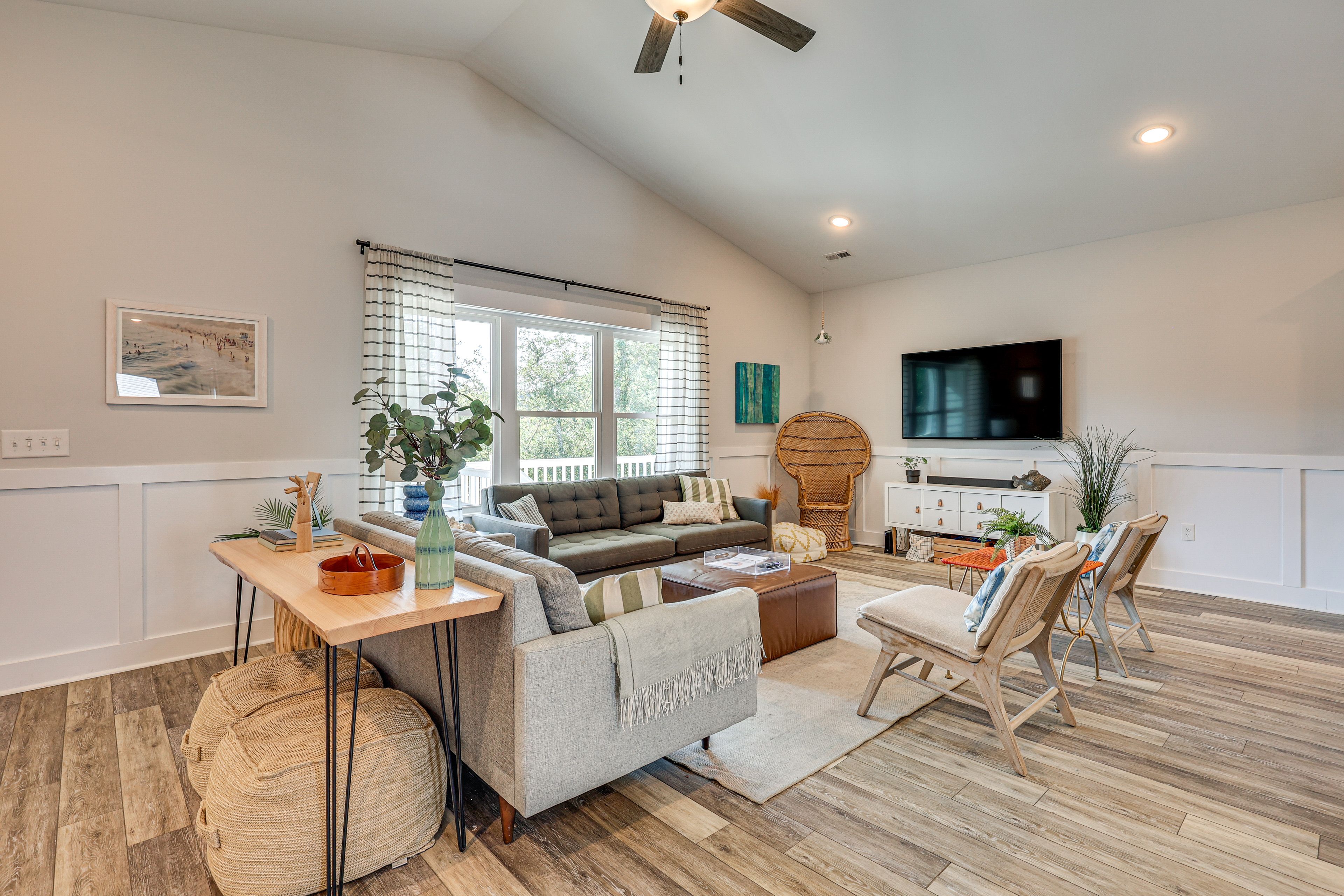 Living Area | TV | Board Games
