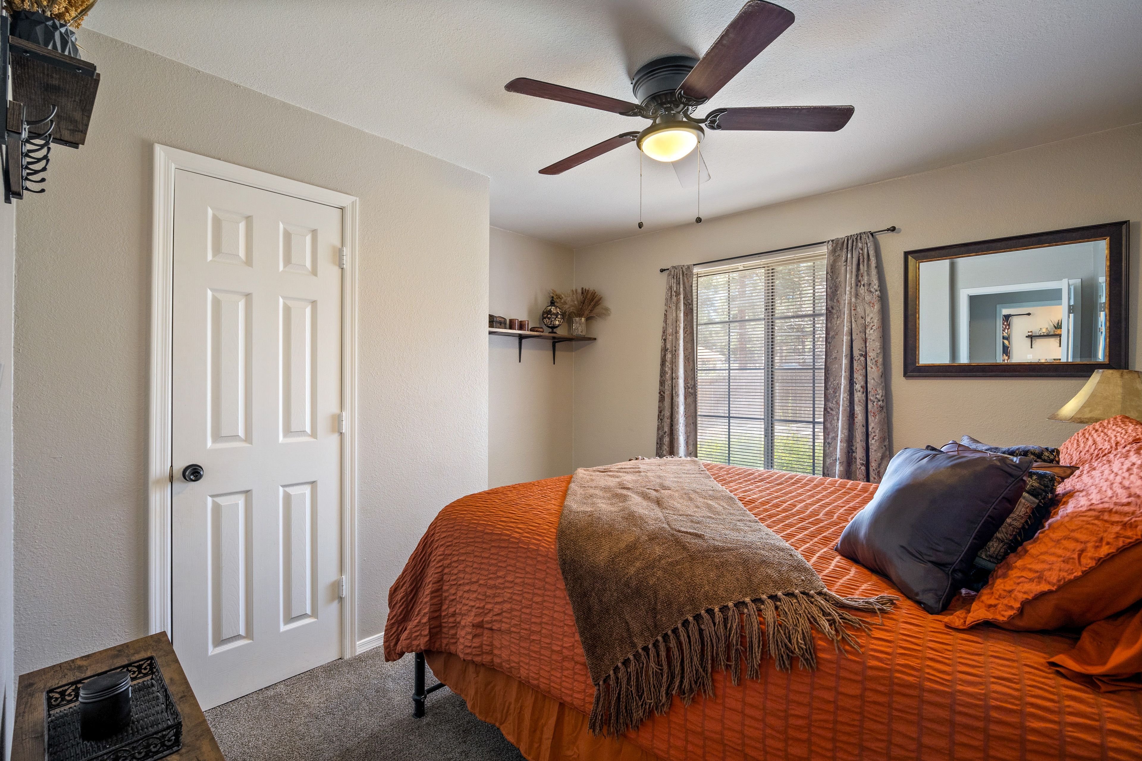 Bedroom 2 | Queen Bed