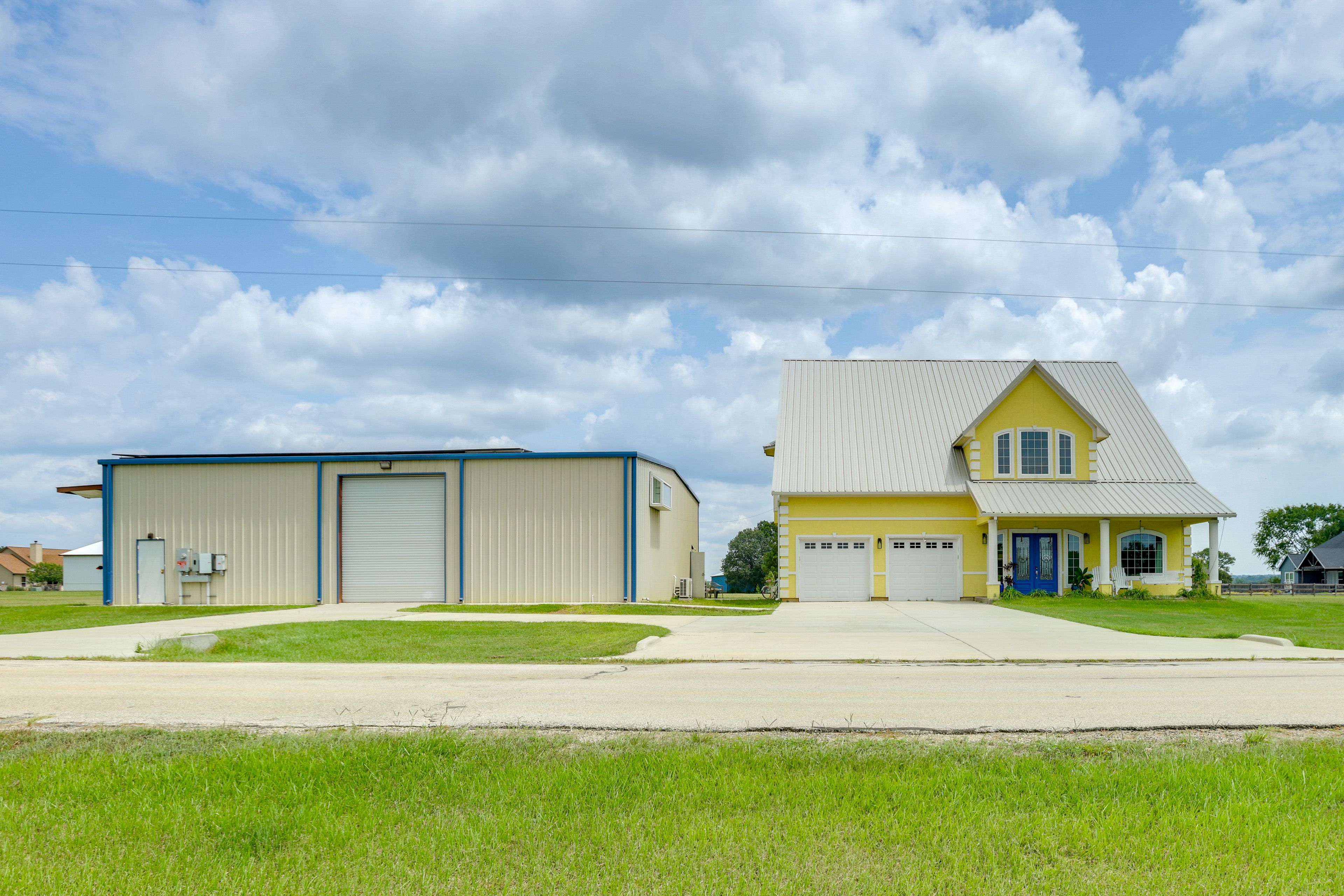 Hangar Apartment Exterior