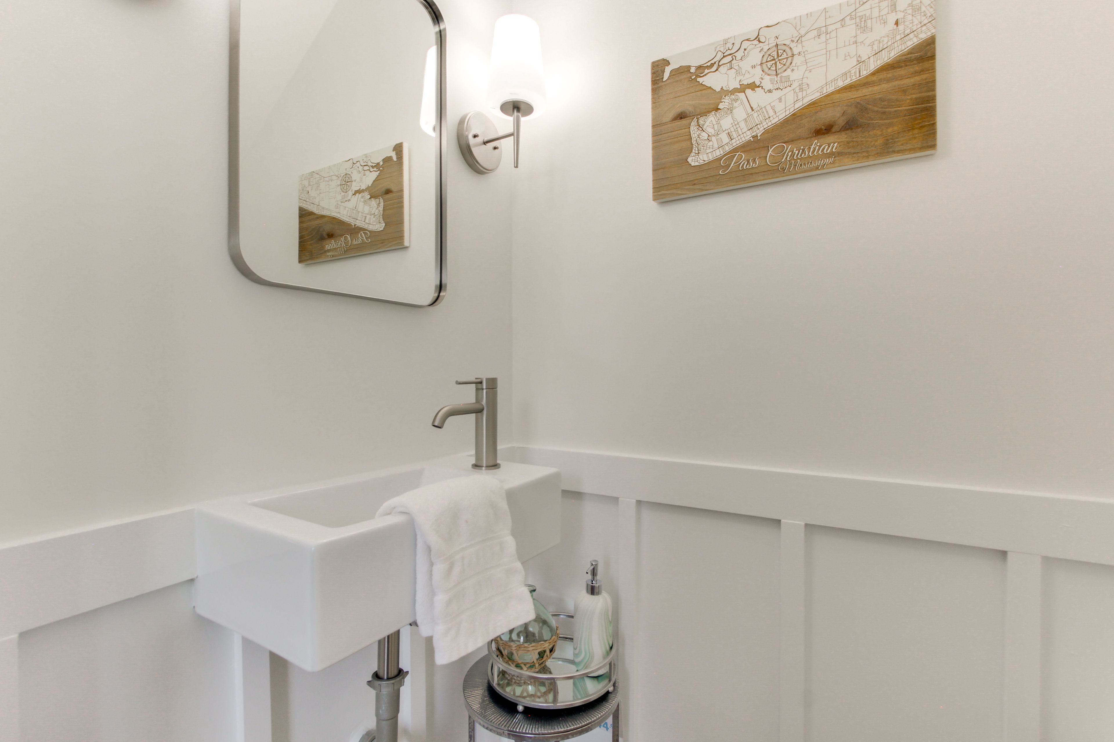 Half Bathroom | 1st Floor