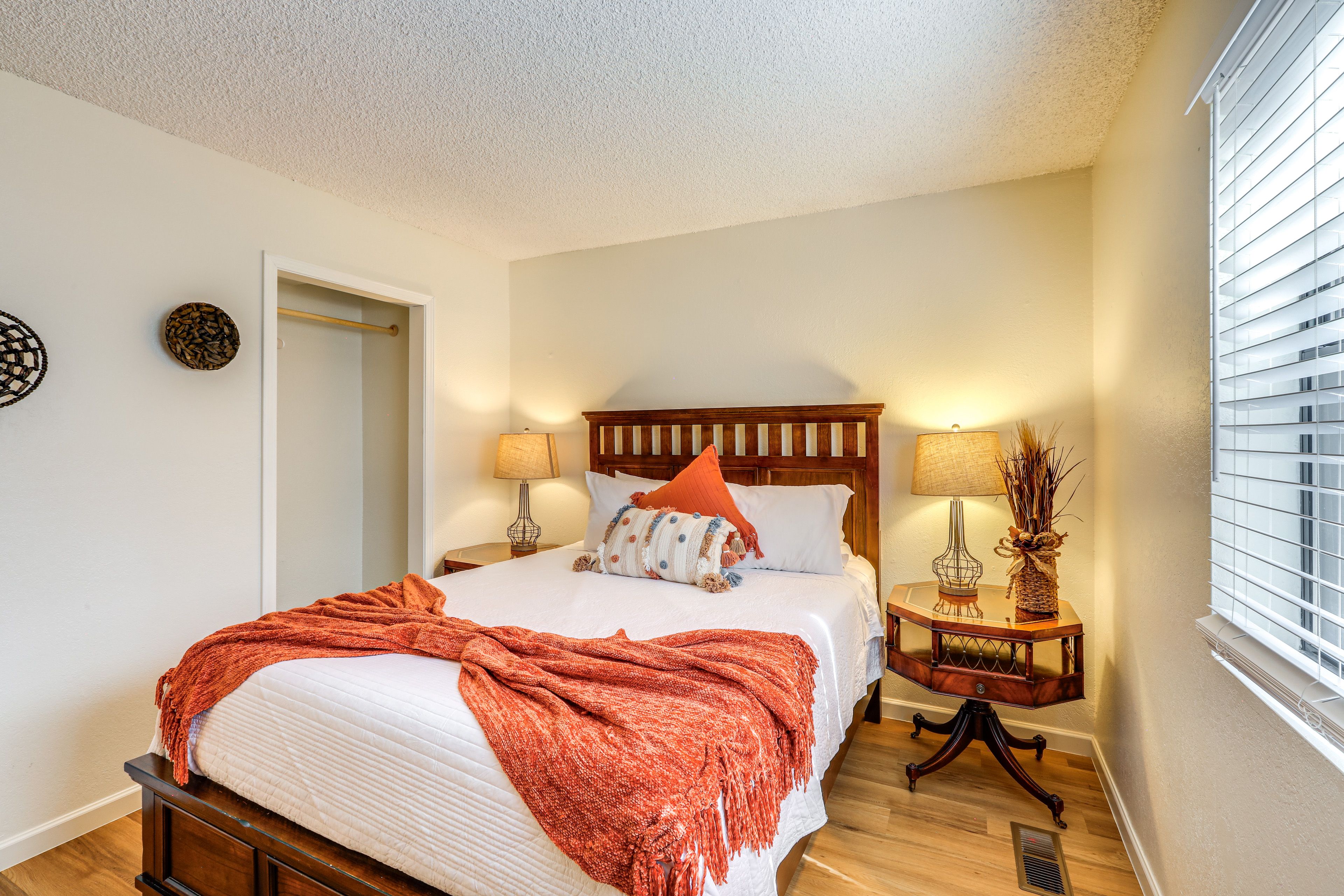Bedroom 3 | Queen Bed | Linens Provided | 1st Floor